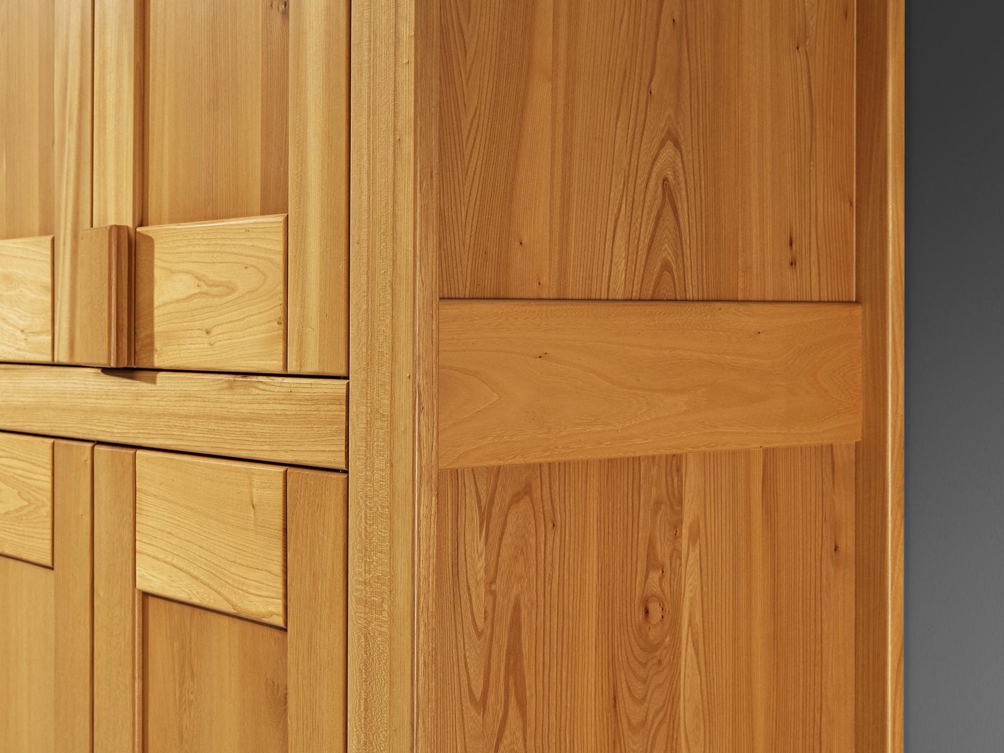 Maison Regain Grand Highboard o Armadio in olmo massiccio in vendita 3