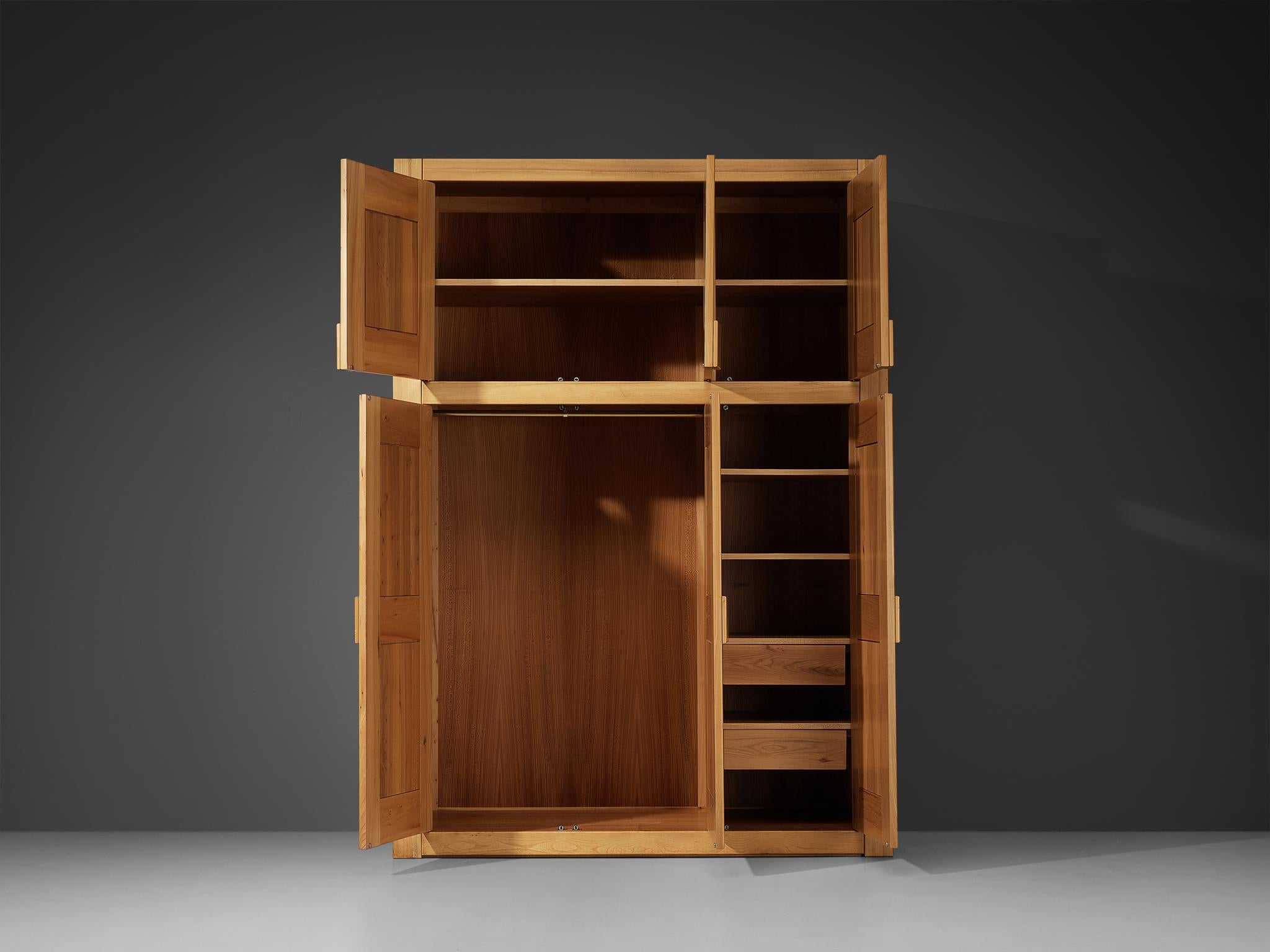 Ottone Maison Regain Grand Highboard o Armadio in olmo massiccio in vendita
