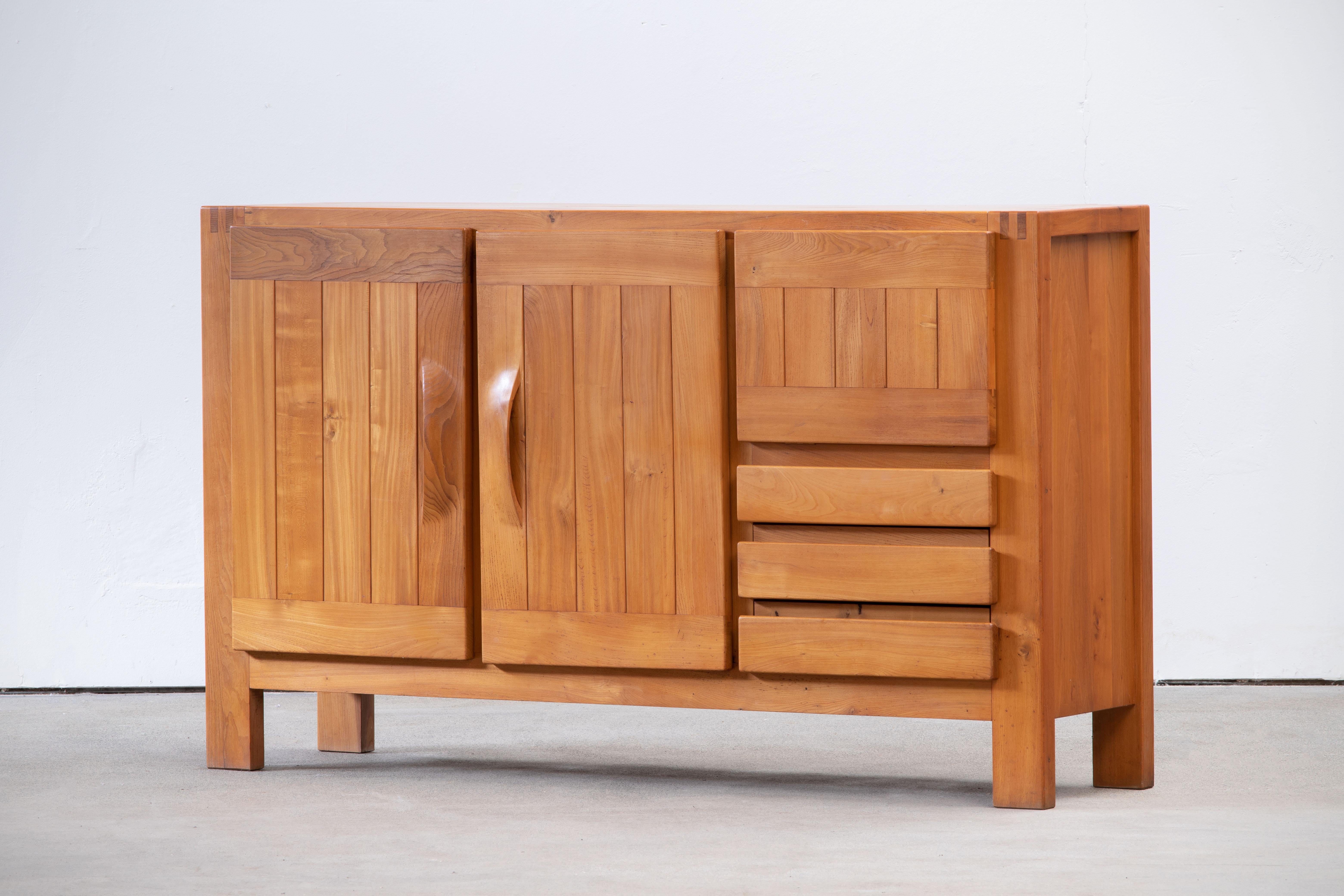 Maison Regain High Sideboard in Solid Elm, France, 1970s 4