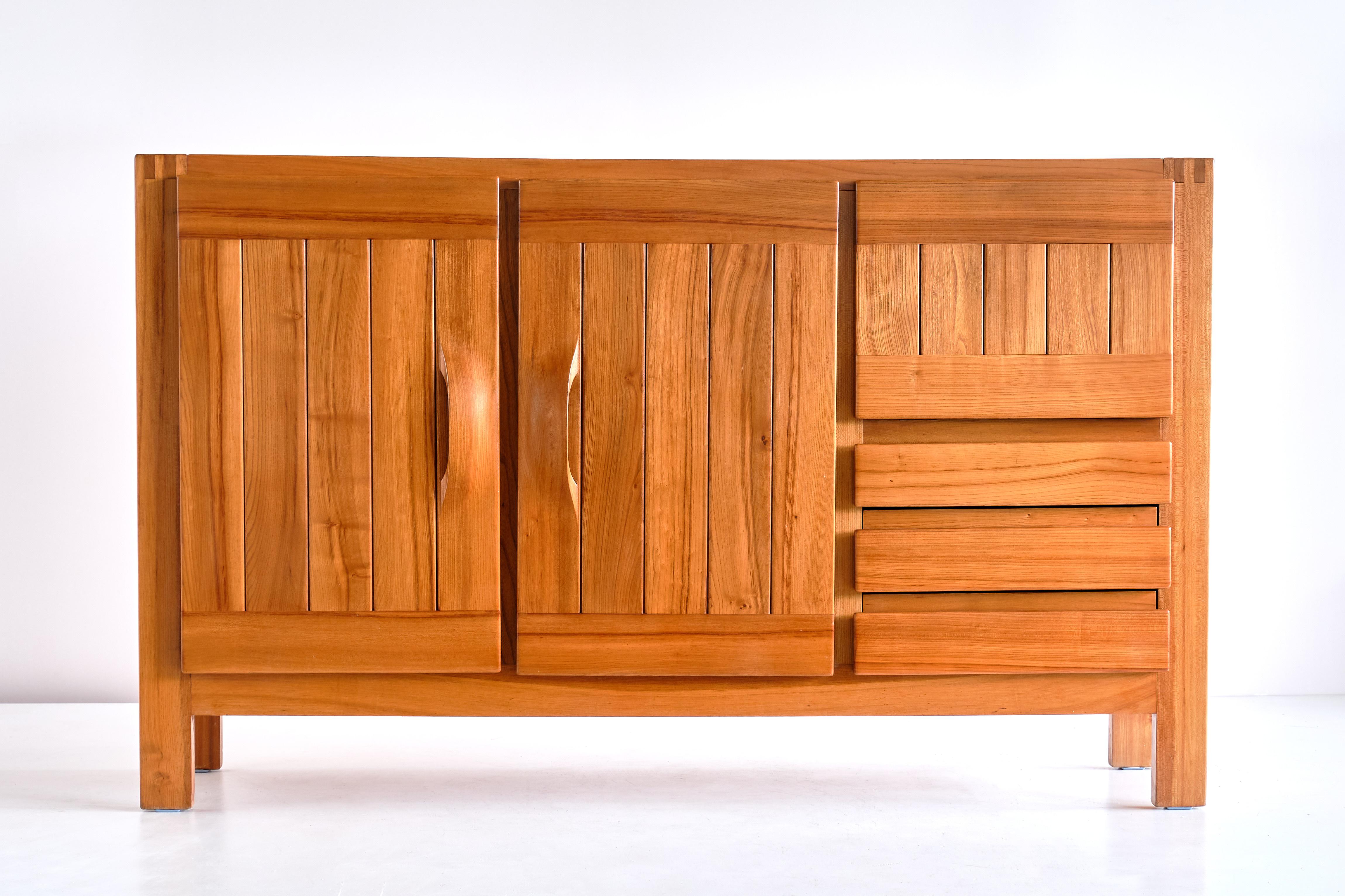Mid-Century Modern Maison Regain High Sideboard in Solid Elm, France, 1970s For Sale
