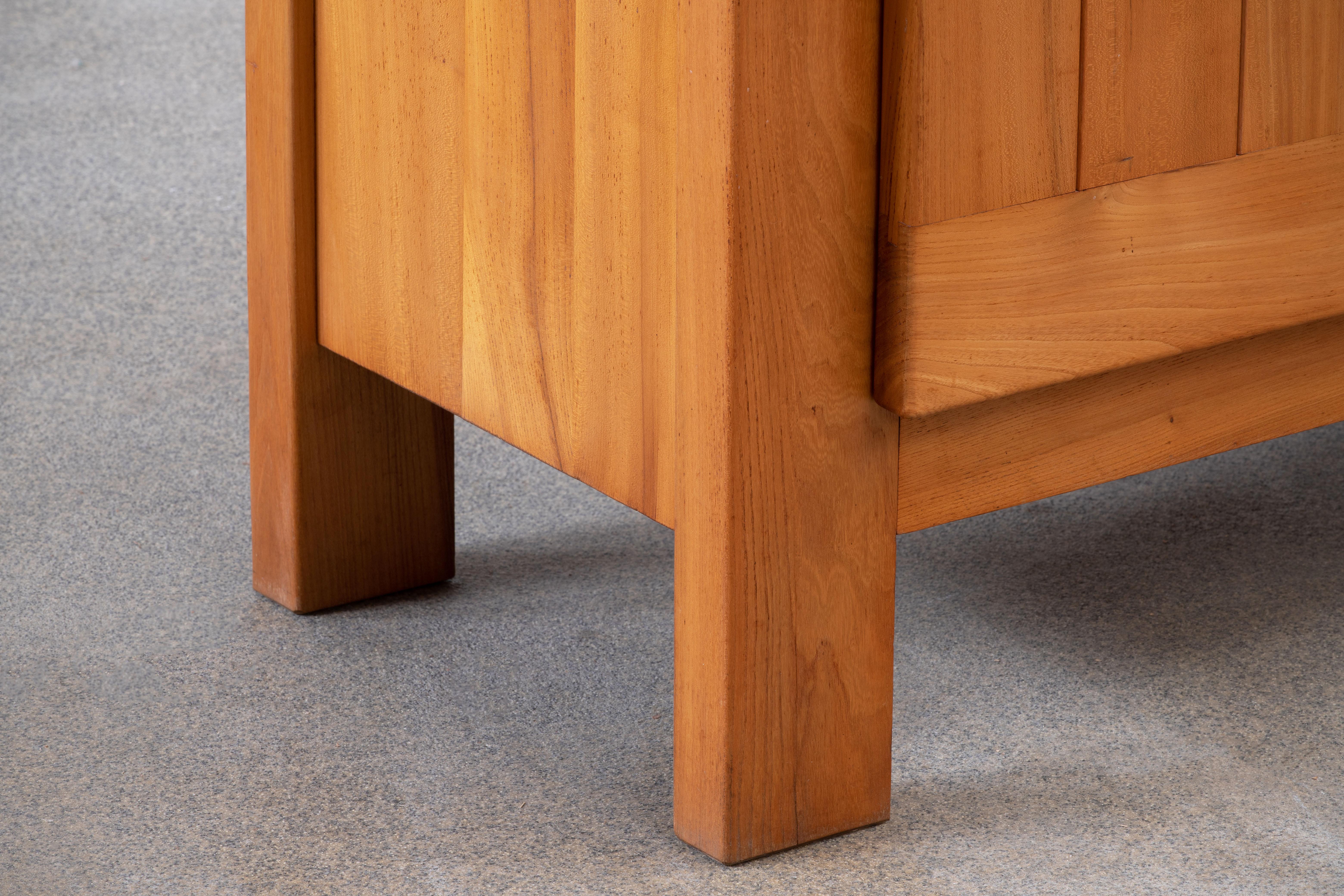 Maison Regain High Sideboard in Solid Elm, France, 1970s In Good Condition In Wiesbaden, DE