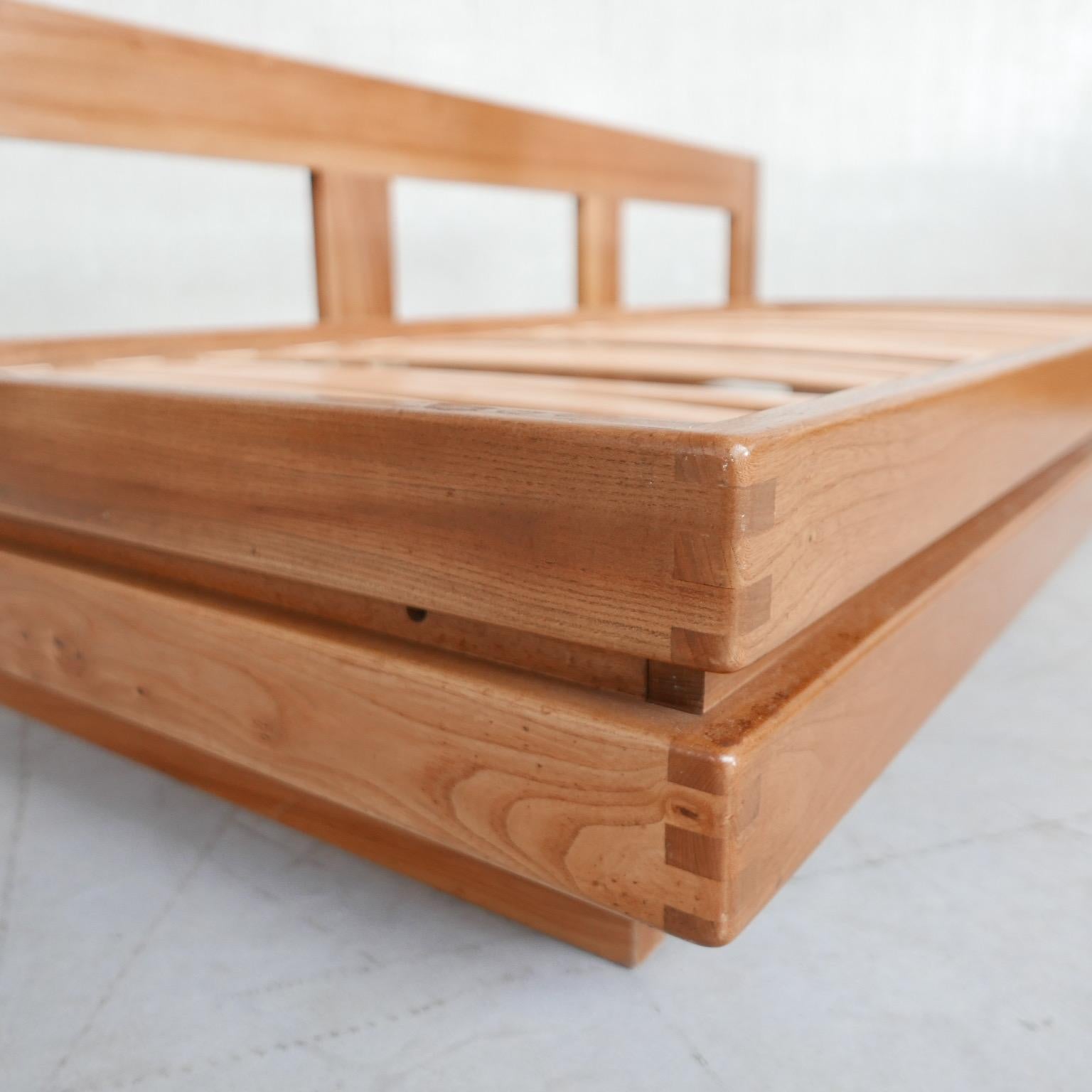 Maison Regain Mid-Century French Elm Day Bed/Sofa In Good Condition In London, GB