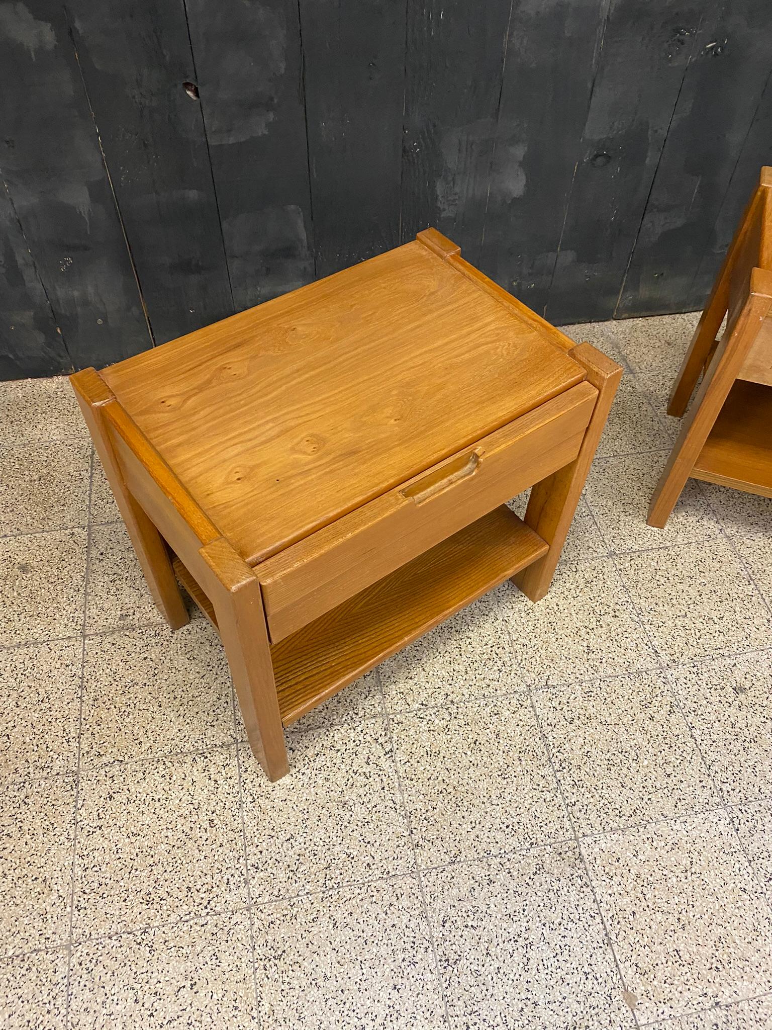 Maison Regain two Bedside Tables in Solid Elm, circa 1960 Pierre Chapo Style For Sale 4