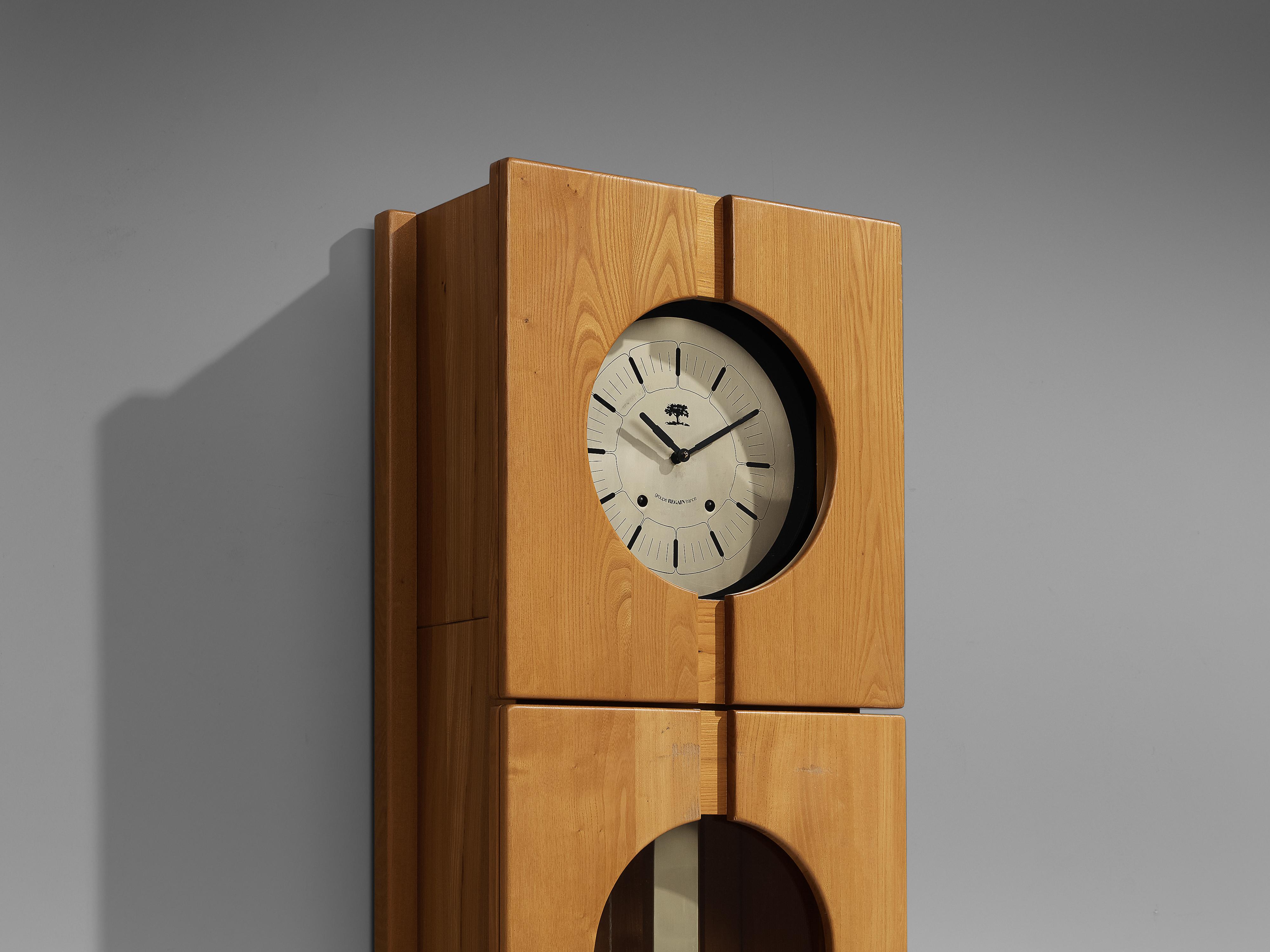 Maison Regain Sculptural Grandfather Clock in Solid Elm In Good Condition In Waalwijk, NL
