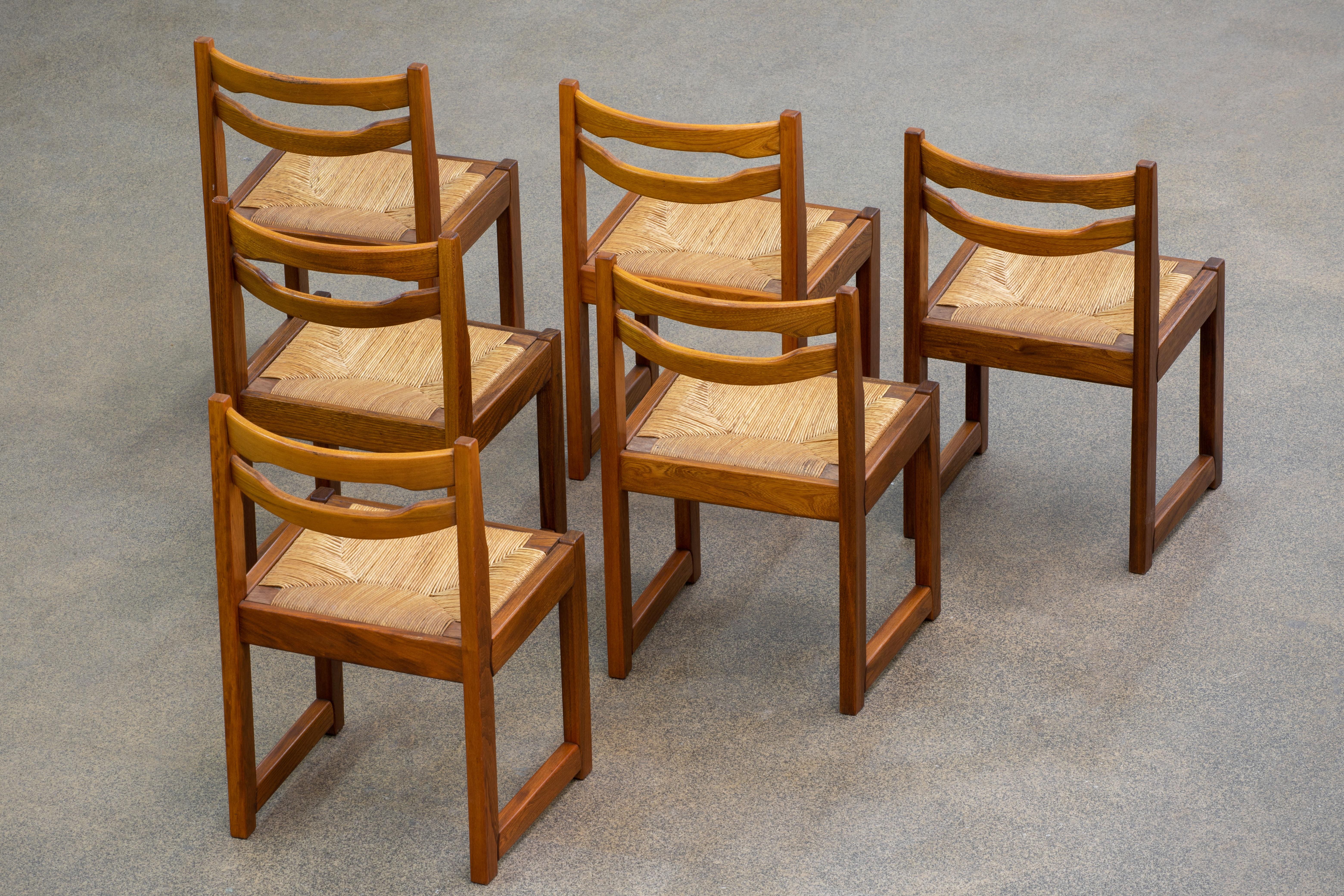 Mid-Century Modern Ensemble de 6 chaises Maison Regain, orme massif, années 1970 en vente