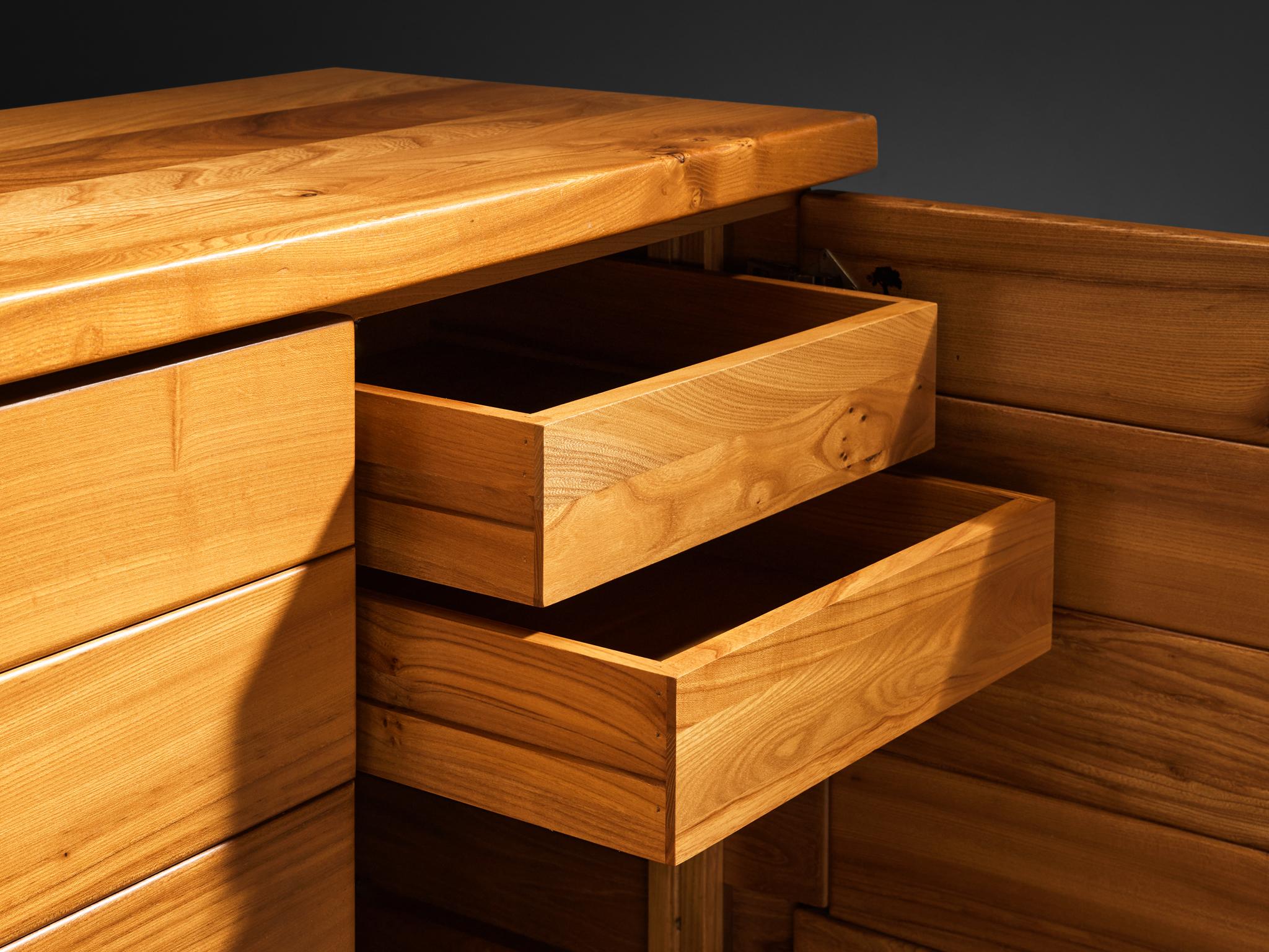Buffet Maison Regain en orme massif en vente 3
