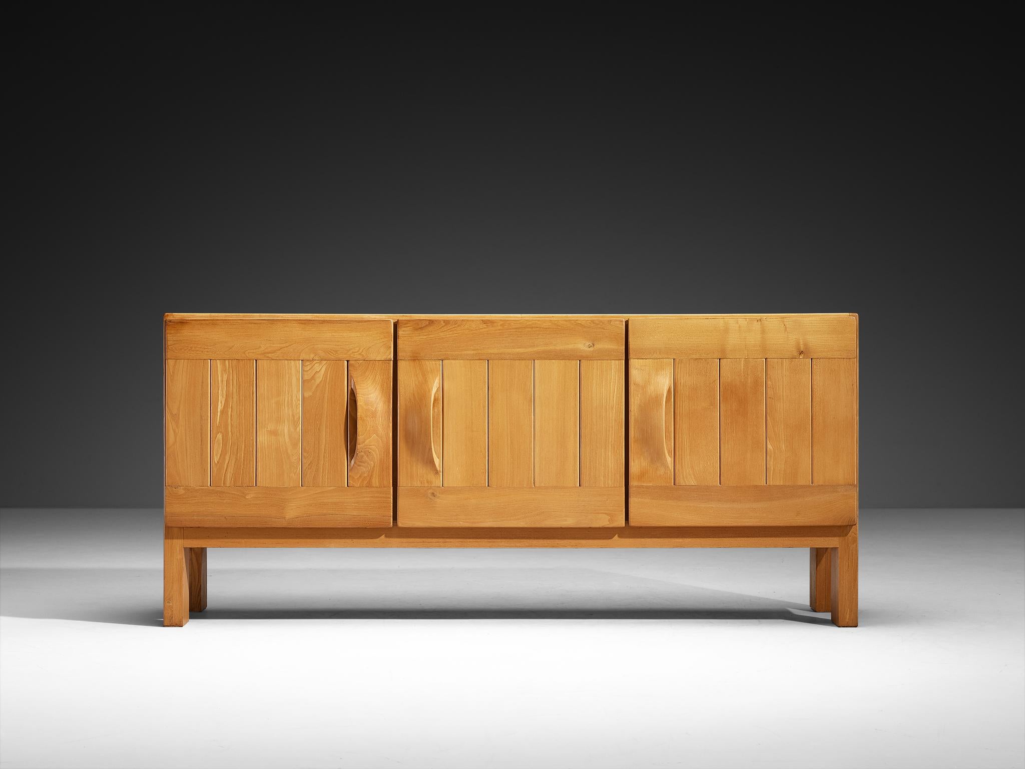 Credenza Maison Regain in olmo massiccio In condizioni buone in vendita a Waalwijk, NL