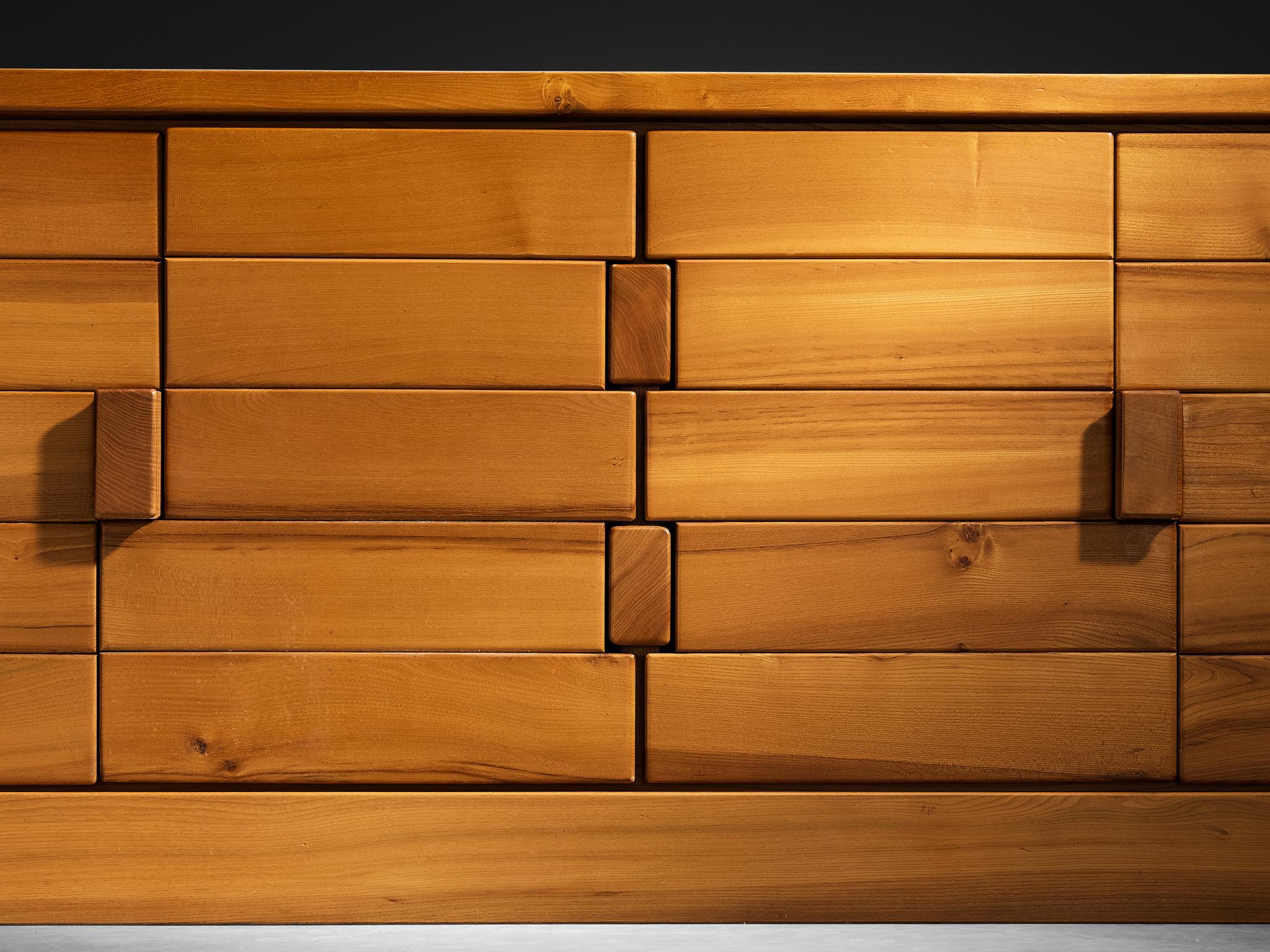 Orme Buffet Maison Regain en orme massif en vente
