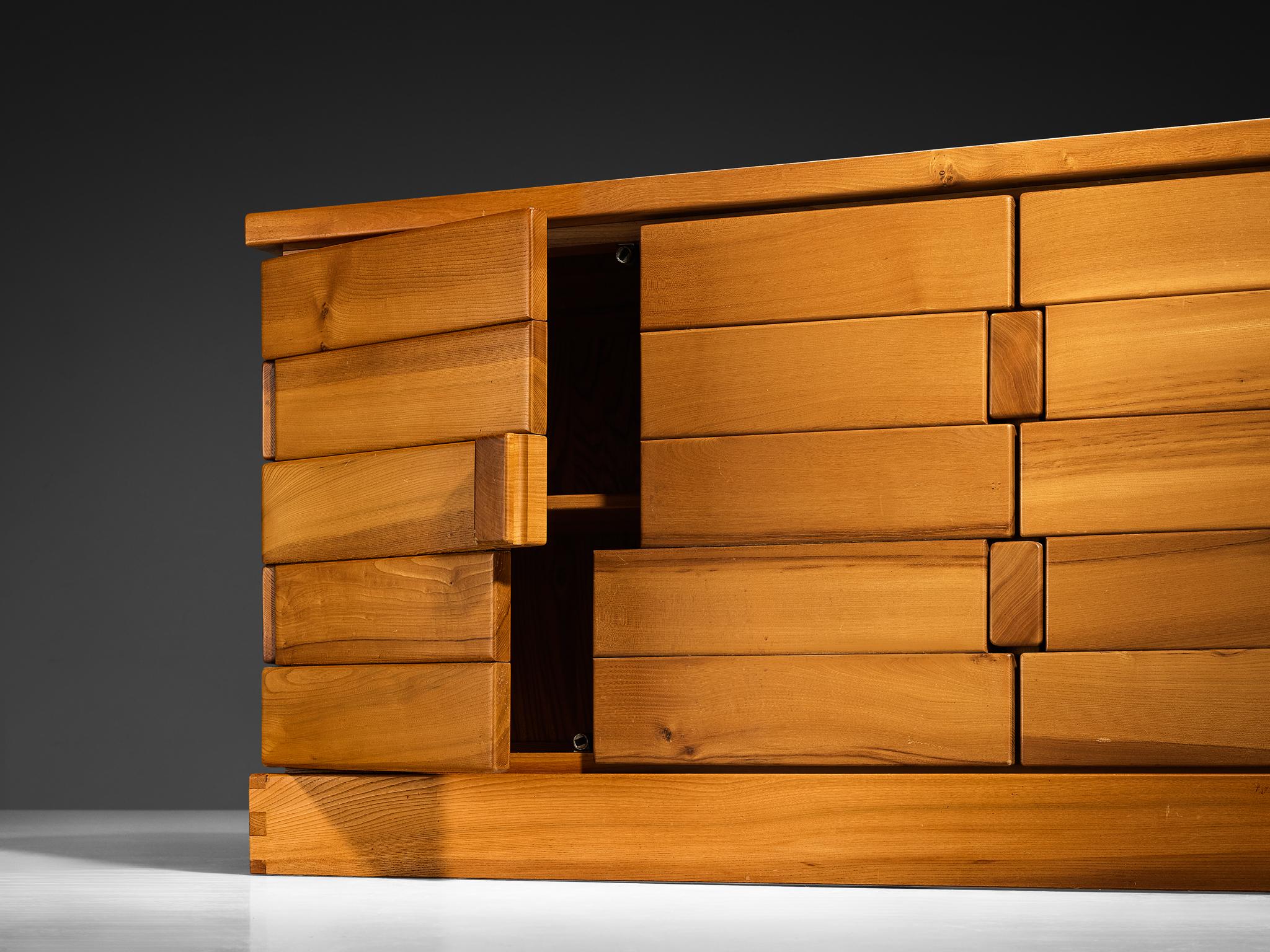 Buffet Maison Regain en orme massif en vente 1