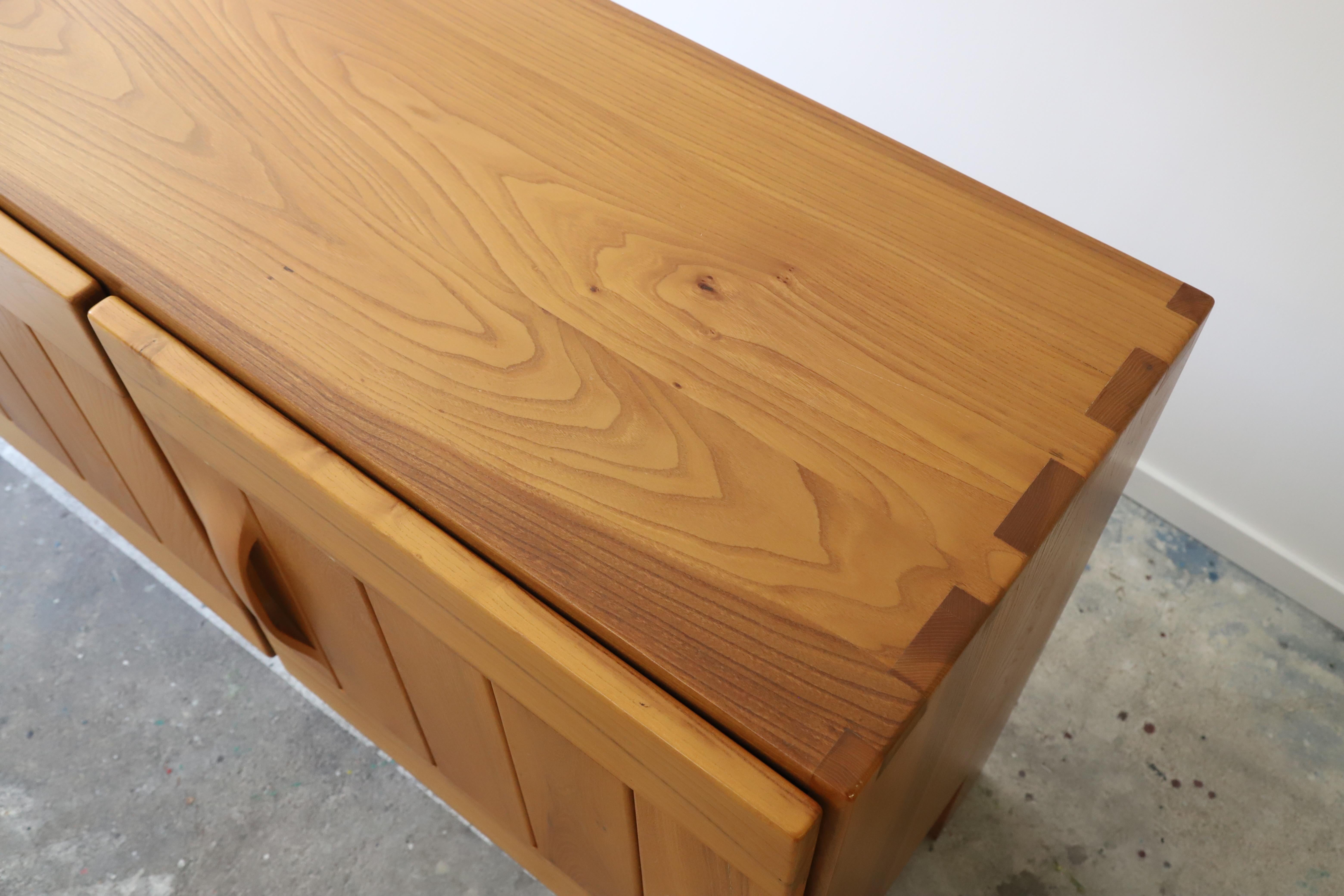 Maison Regain Sideboard in Solid Elm, France 1970s For Sale 4
