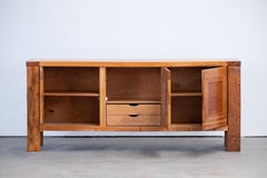 Buffet en orme massif de la Maison Regain, France, 1970