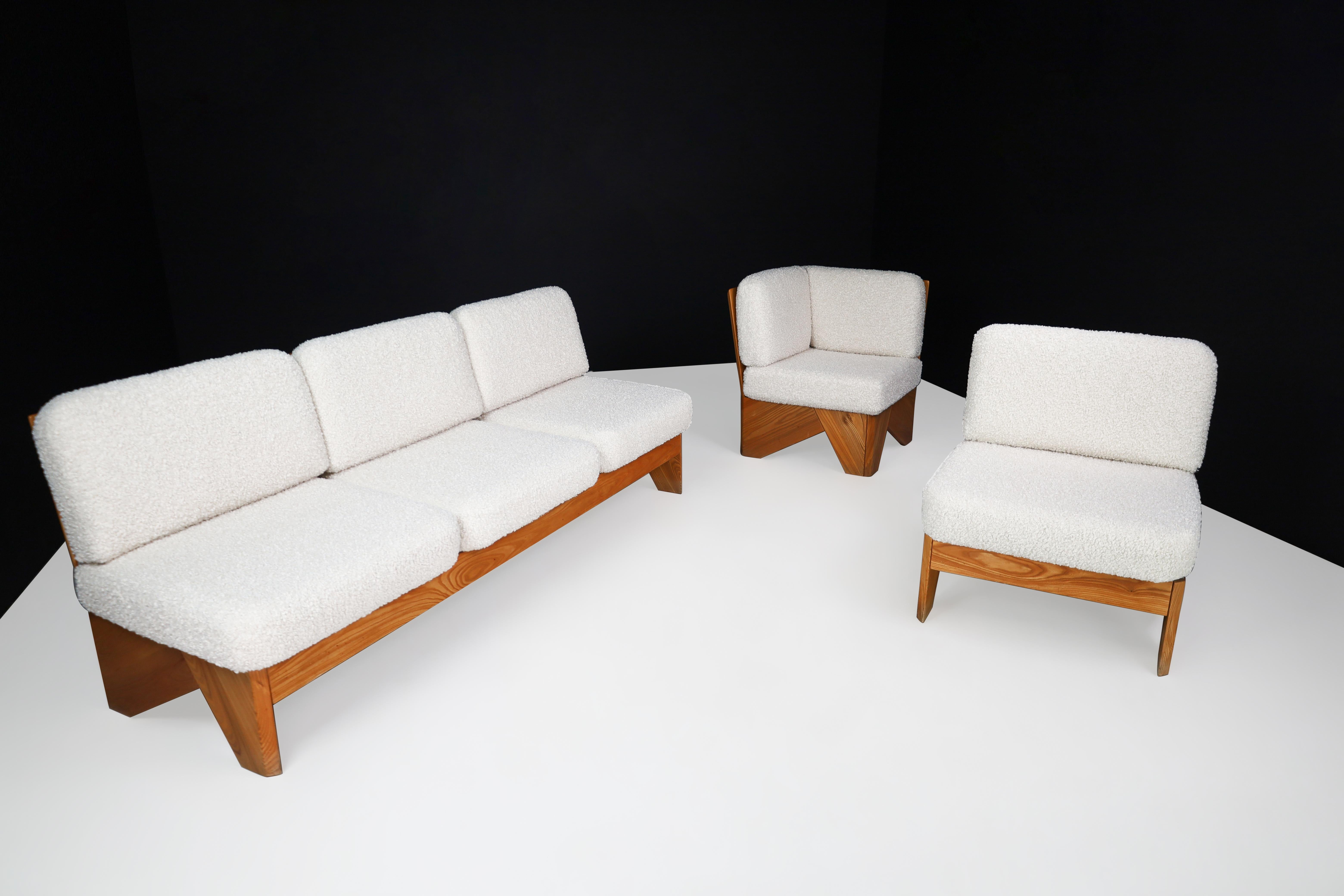 Maison Regain Style Sofa/Living Room Set in Elm and Bouclé Fabric, France 1970s  For Sale 11
