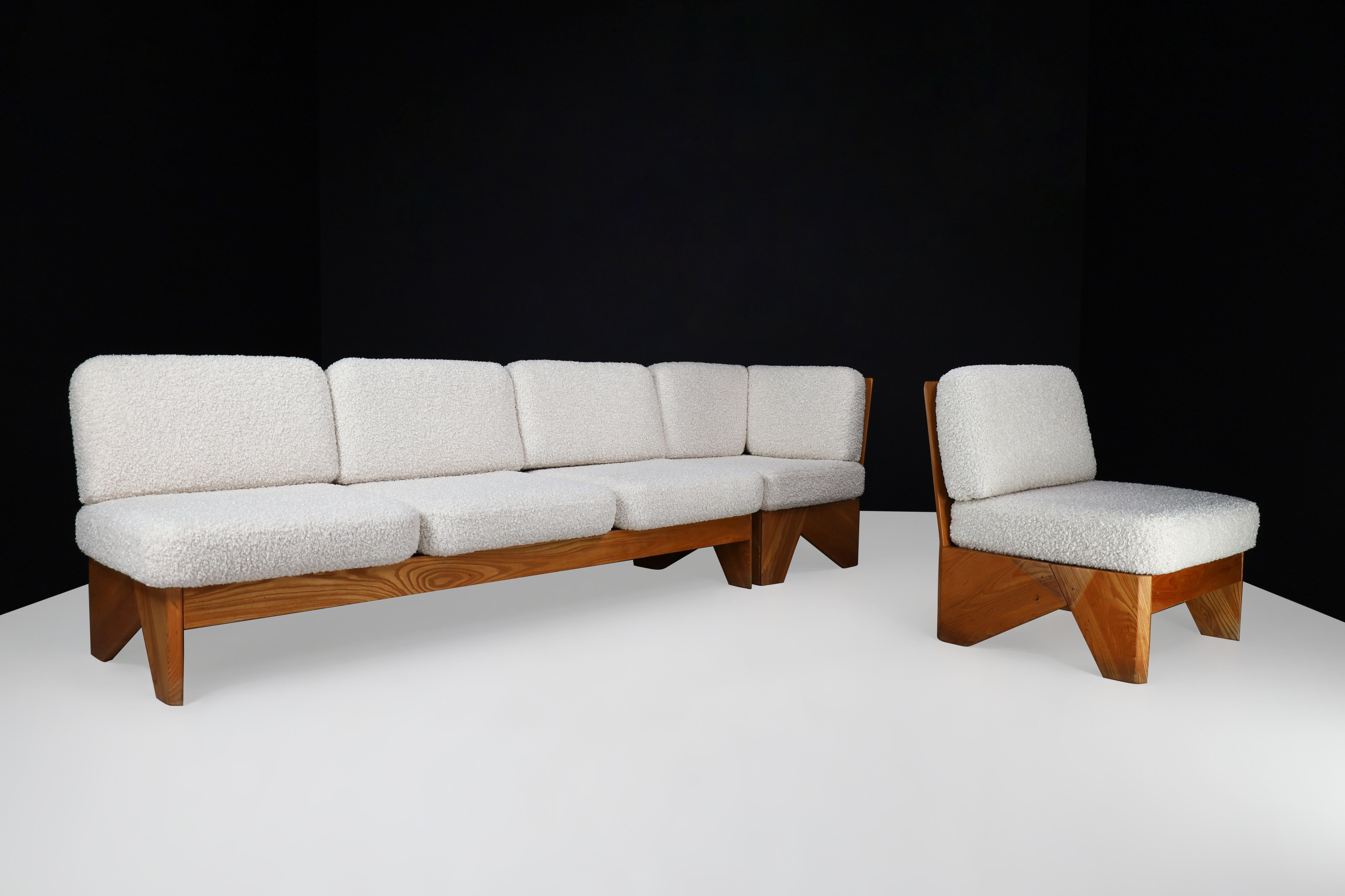 Maison Regain Style Sofa/Living Room Set in Elm and Bouclé Fabric, France 1970s  For Sale 1