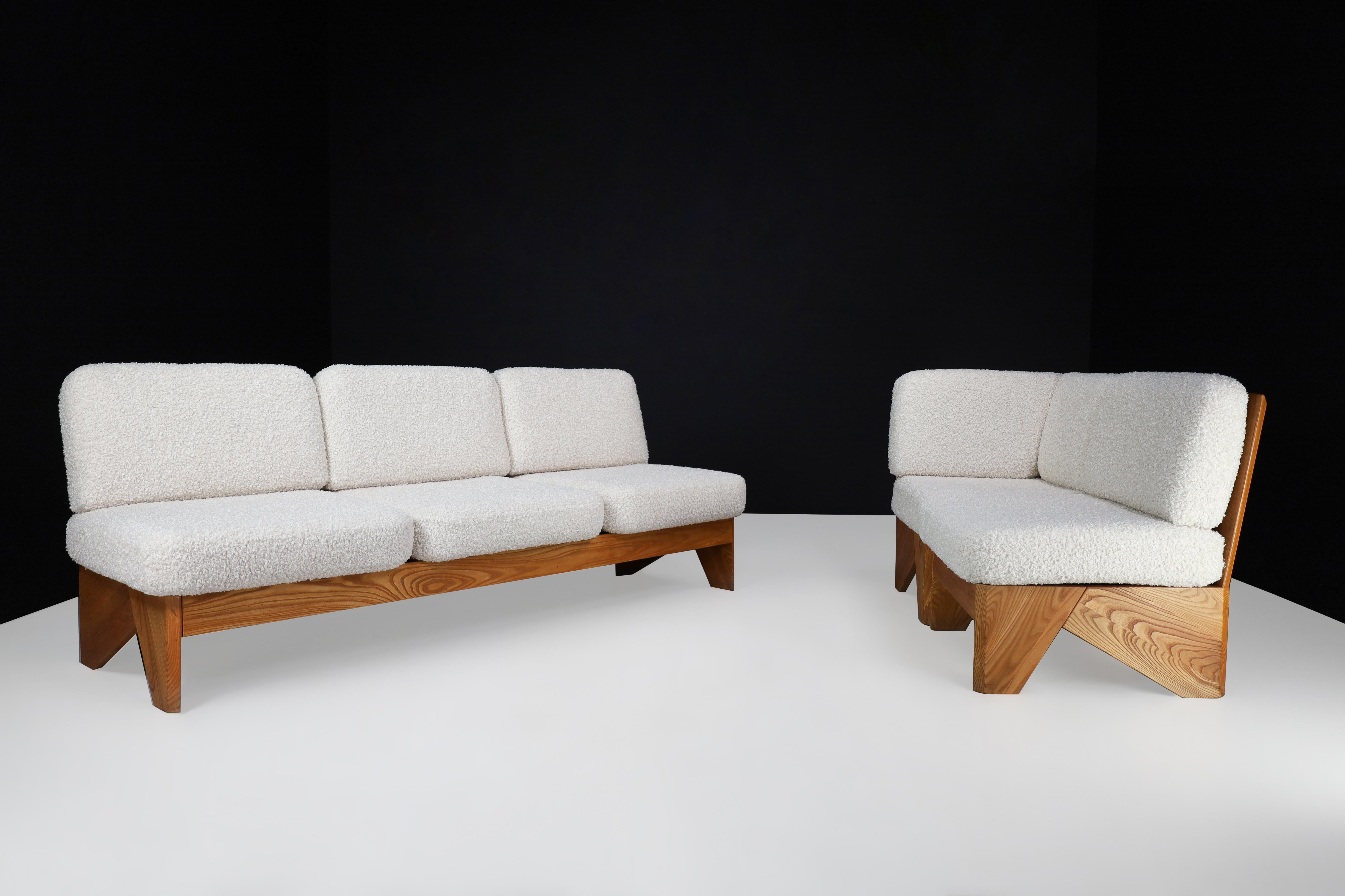 Maison Regain Style Sofa/Living Room Set in Elm and Bouclé Fabric, France 1970s  For Sale 3