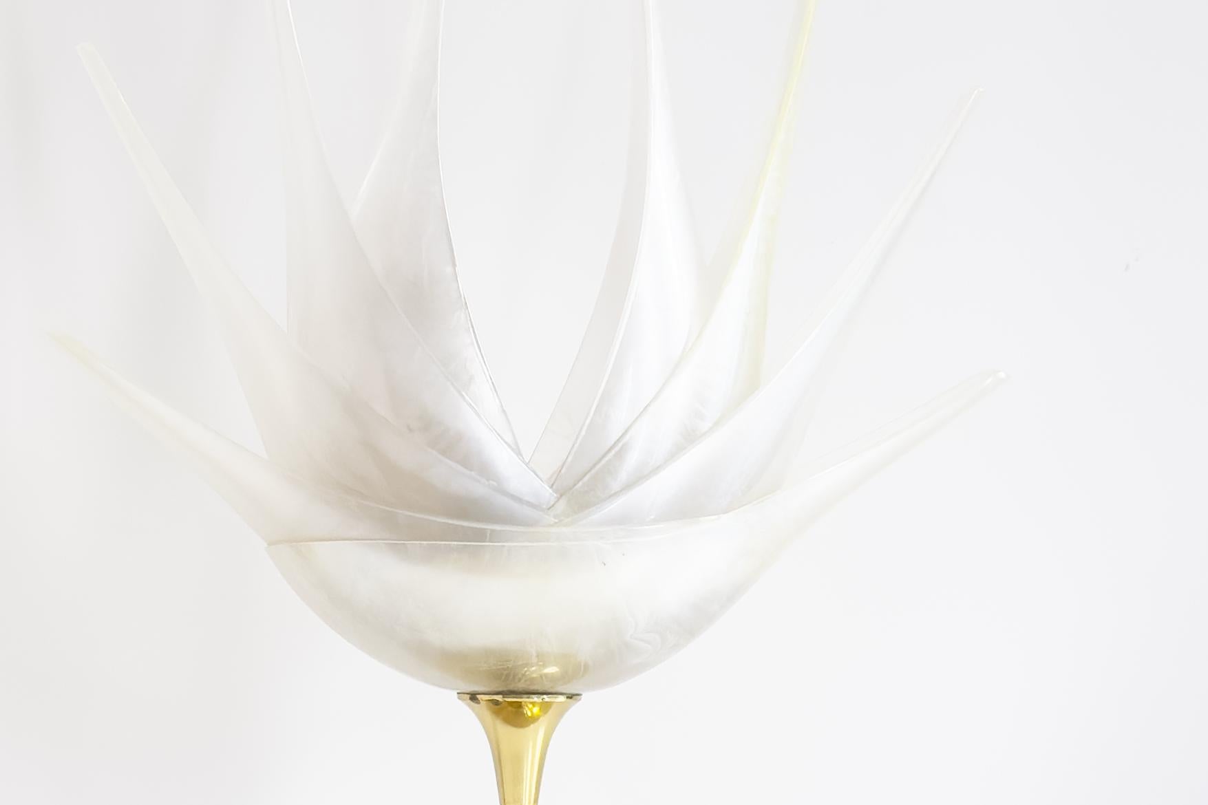 Maison Rougier - Paire de lampes de table en forme de fleur du 20e siècle en vente 5