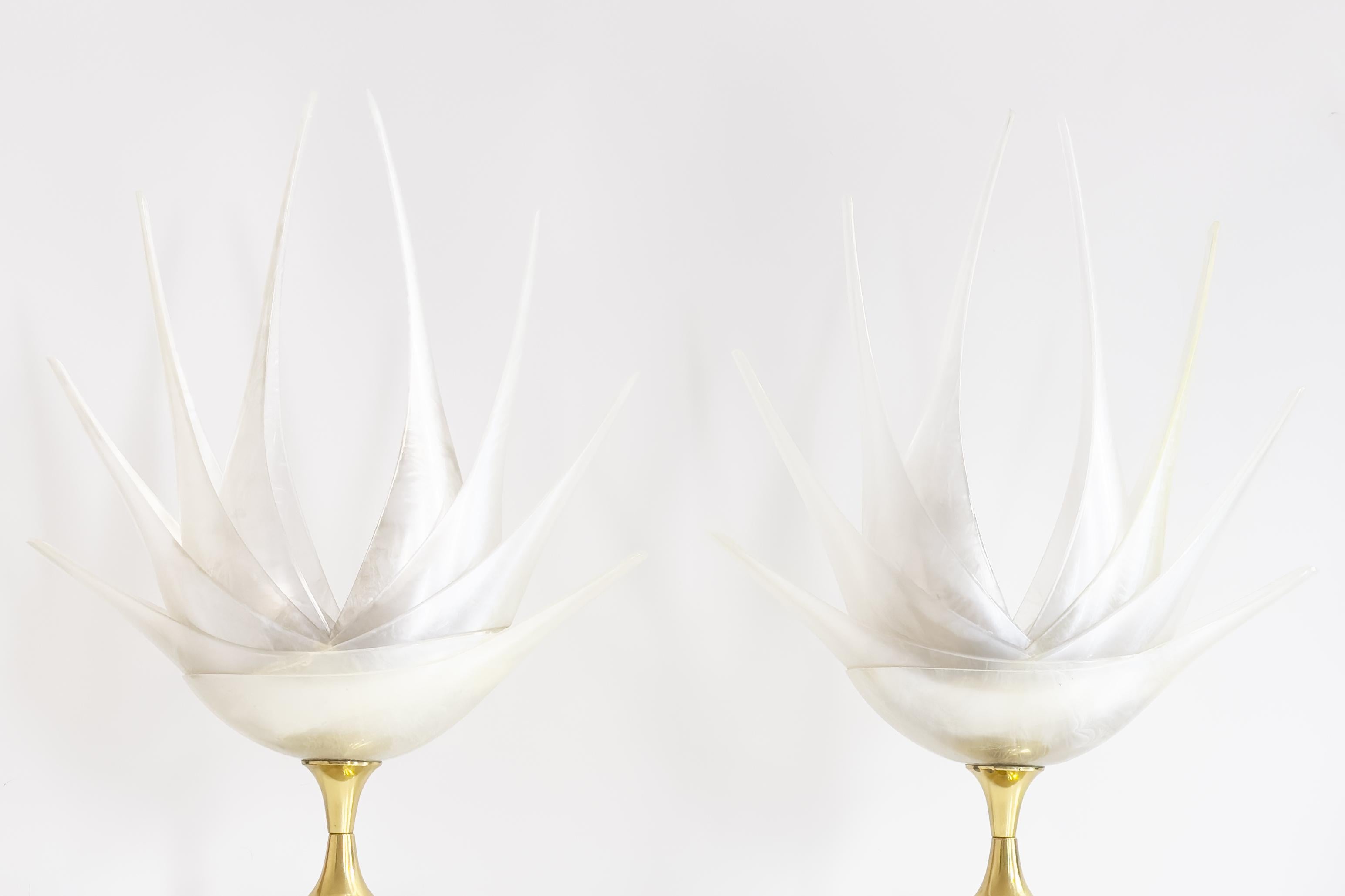 Maison Rougier - Paire de lampes de table en forme de fleur du 20e siècle en vente 3