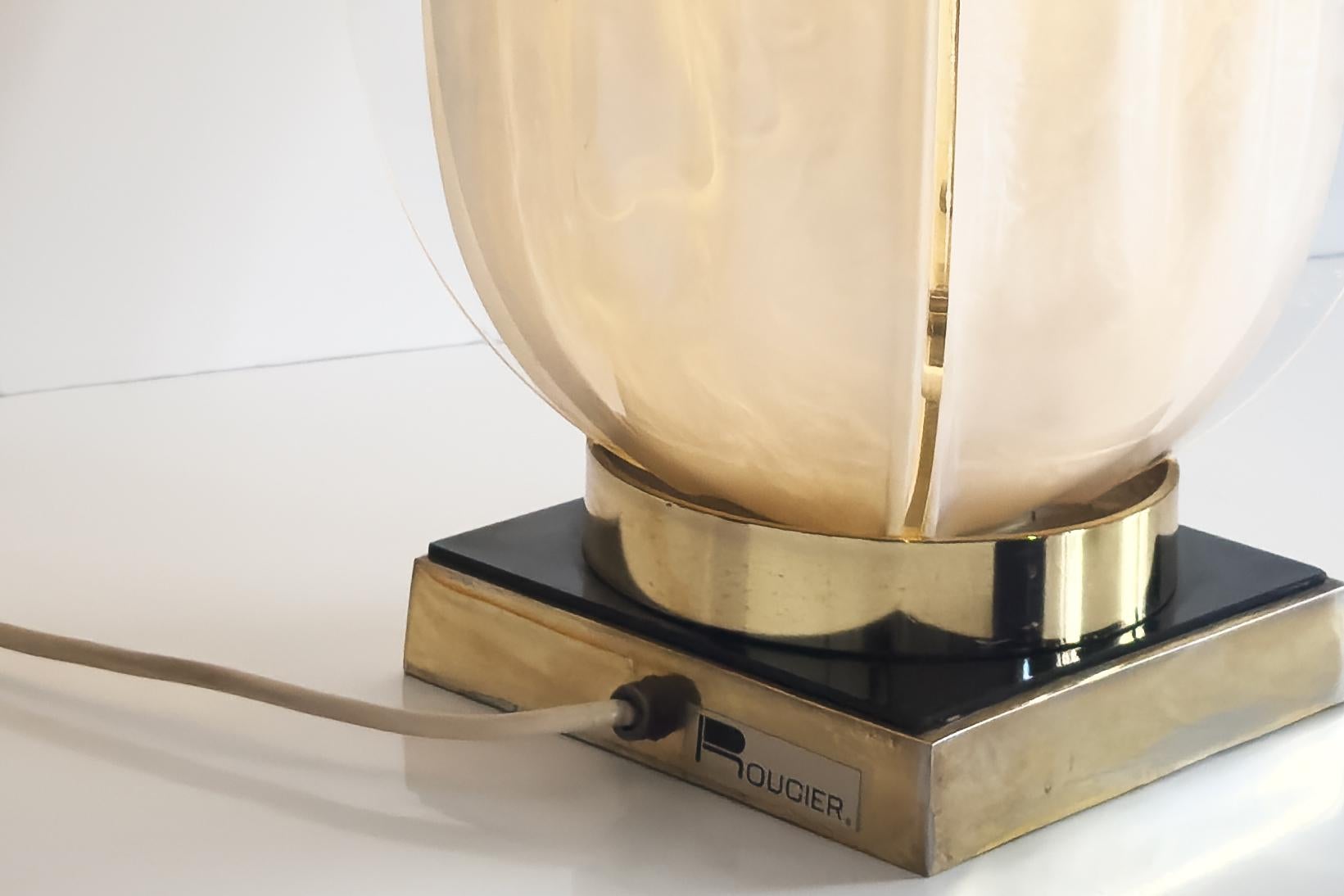 Maison Rougier – Tulpen-Tischlampe aus Acrylharz und Plexiglas, 1970er Jahre im Angebot 2