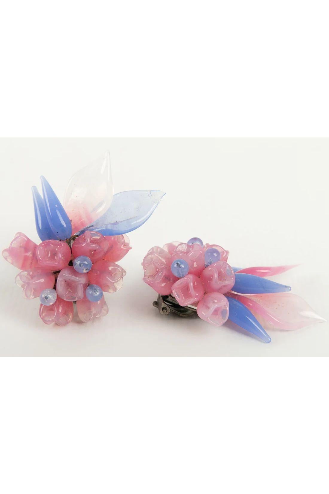 Rousselet - Earrings in glass paste in shades of blue and pink. Work of the house Rousselet dating from the years 1950/1960.

Additional information:
Dimensions: 4 cm

Condition: 
Very good condition

Seller Ref number: BO115