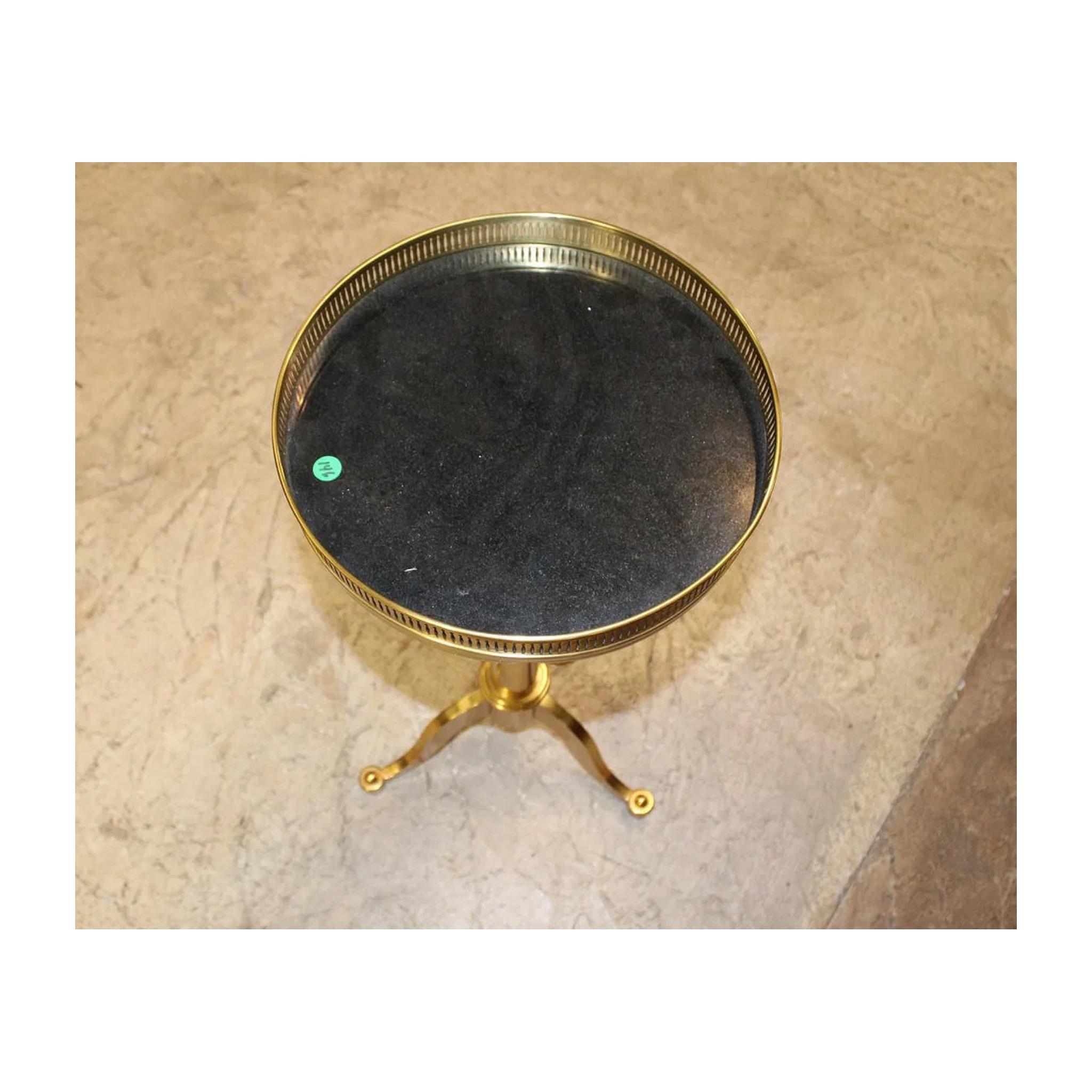 Table télescopique en laiton de la Maison Toulouse Bon état - En vente à Los Angeles, CA