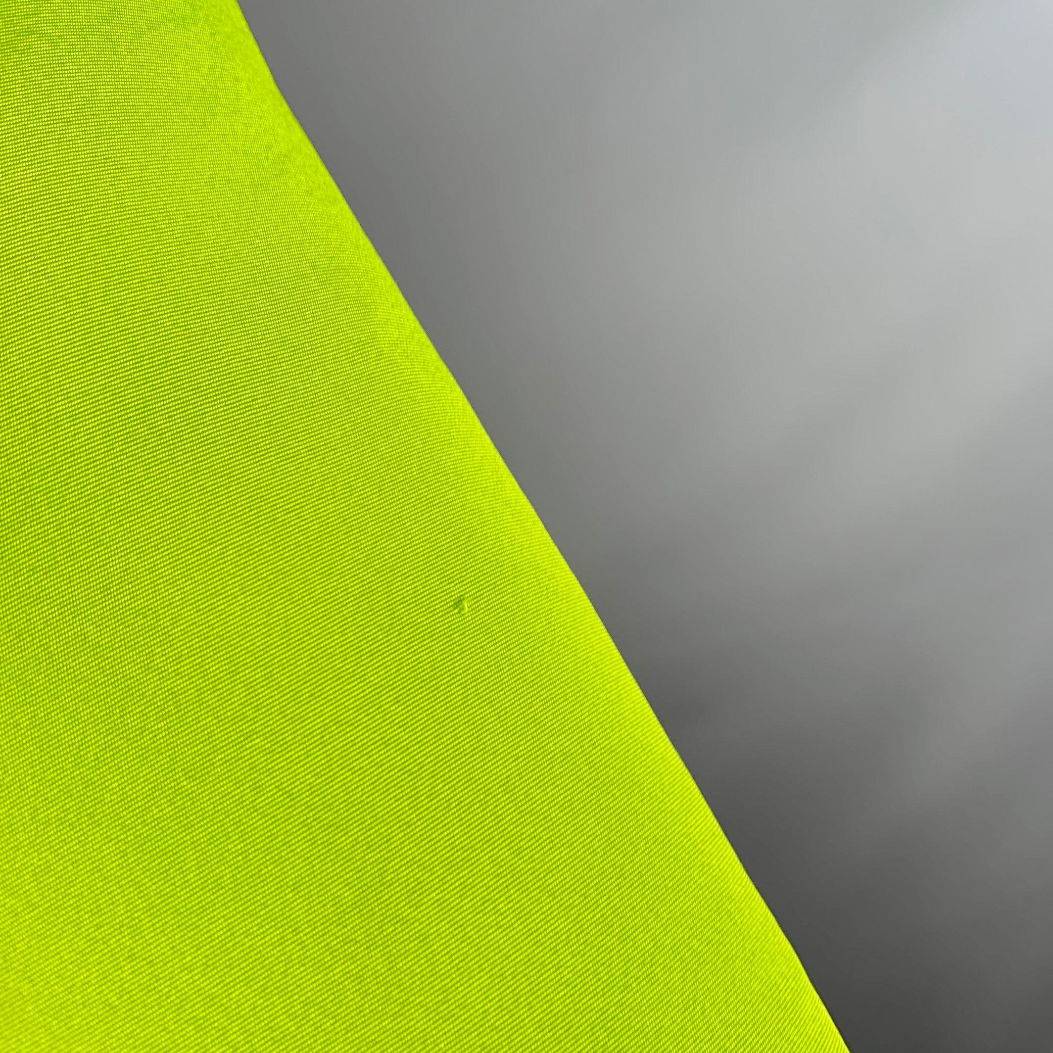 MAISON VALENTINO 2022 Size S Neon Green White Silk One Pocket Oversized Camp Shirt en vente 1