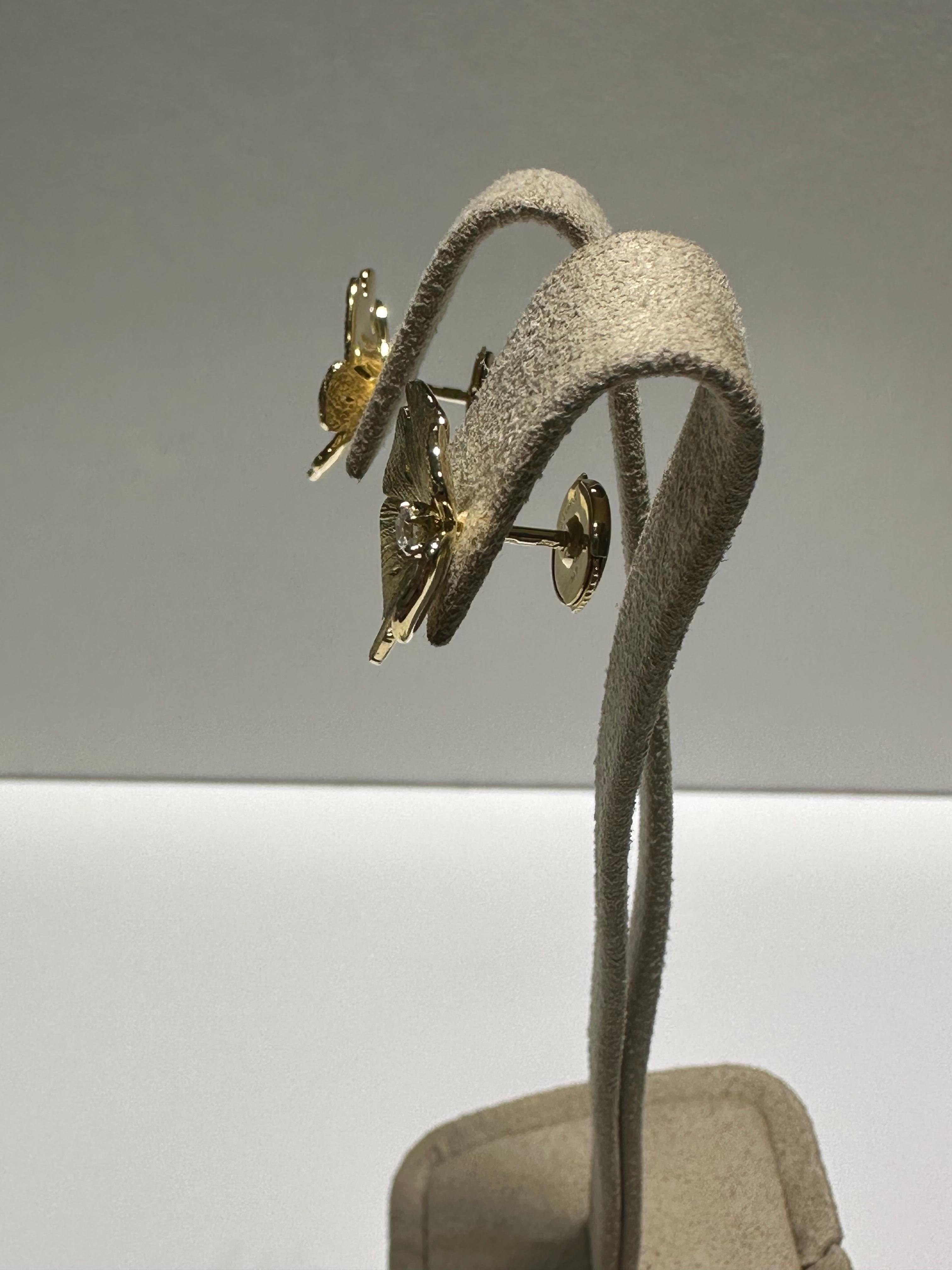 Maison Vever Ginkgo-Blumen-Ohrring, kleines Modell (Art nouveau) im Angebot