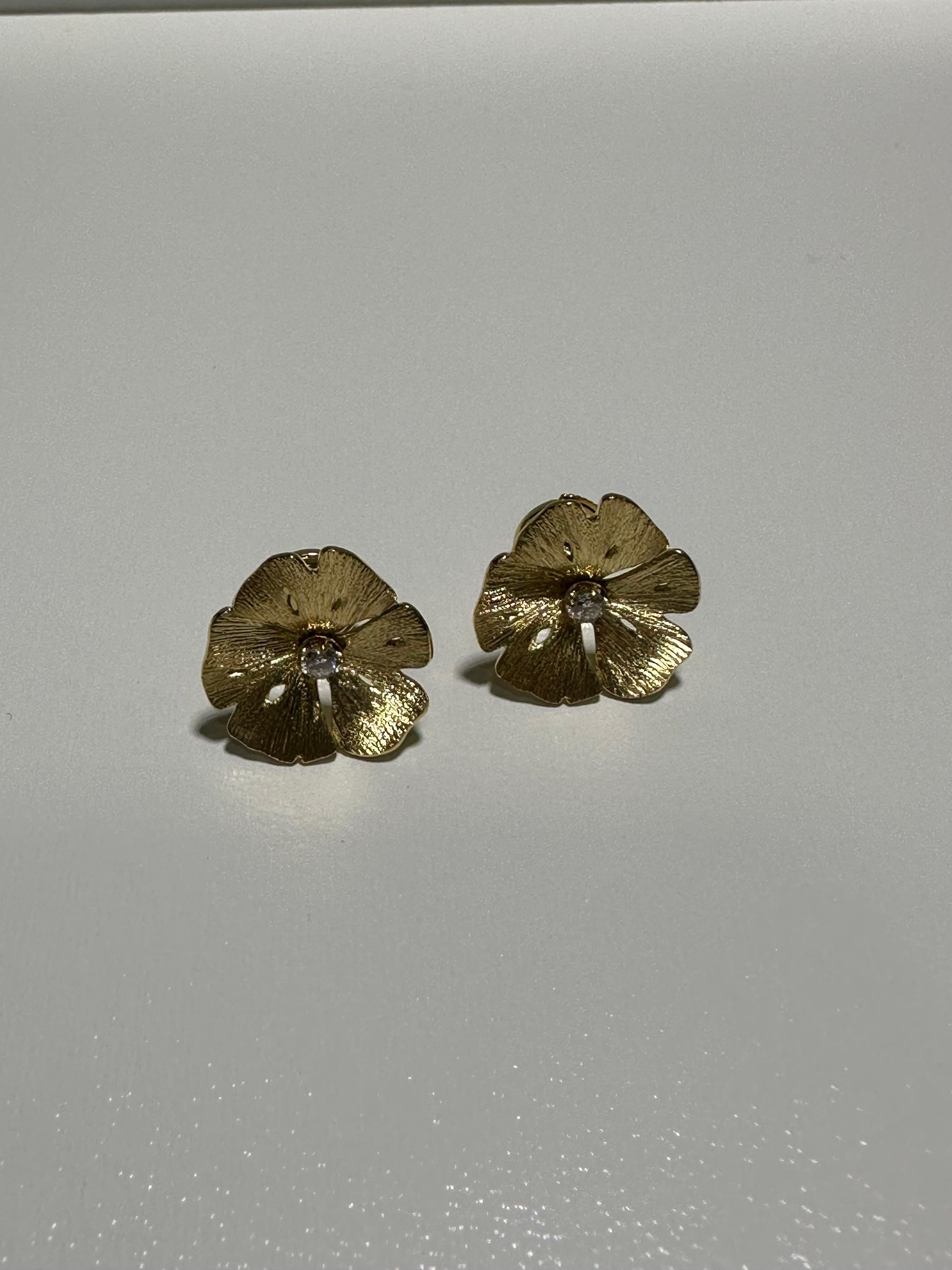 Maison Vever Ginkgo Flowers Earring Small Model In New Condition For Sale In Heerlen, NL