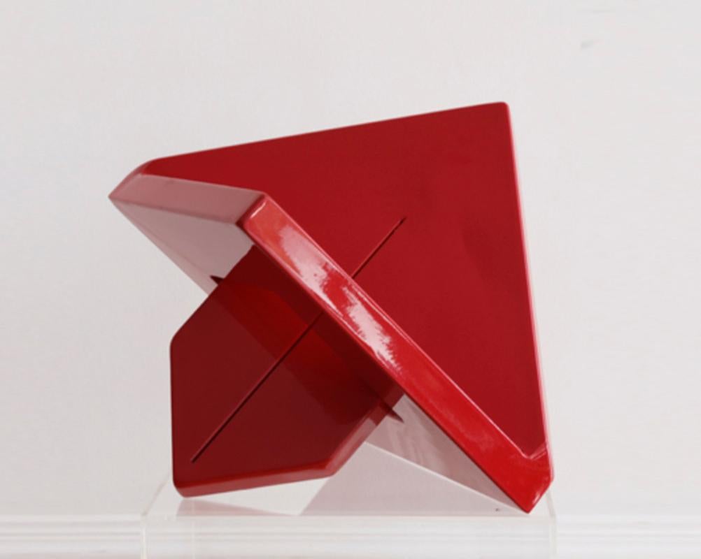 The arrow Small Decoration Red Metal Sculpture Maite Carranza For Sale 1