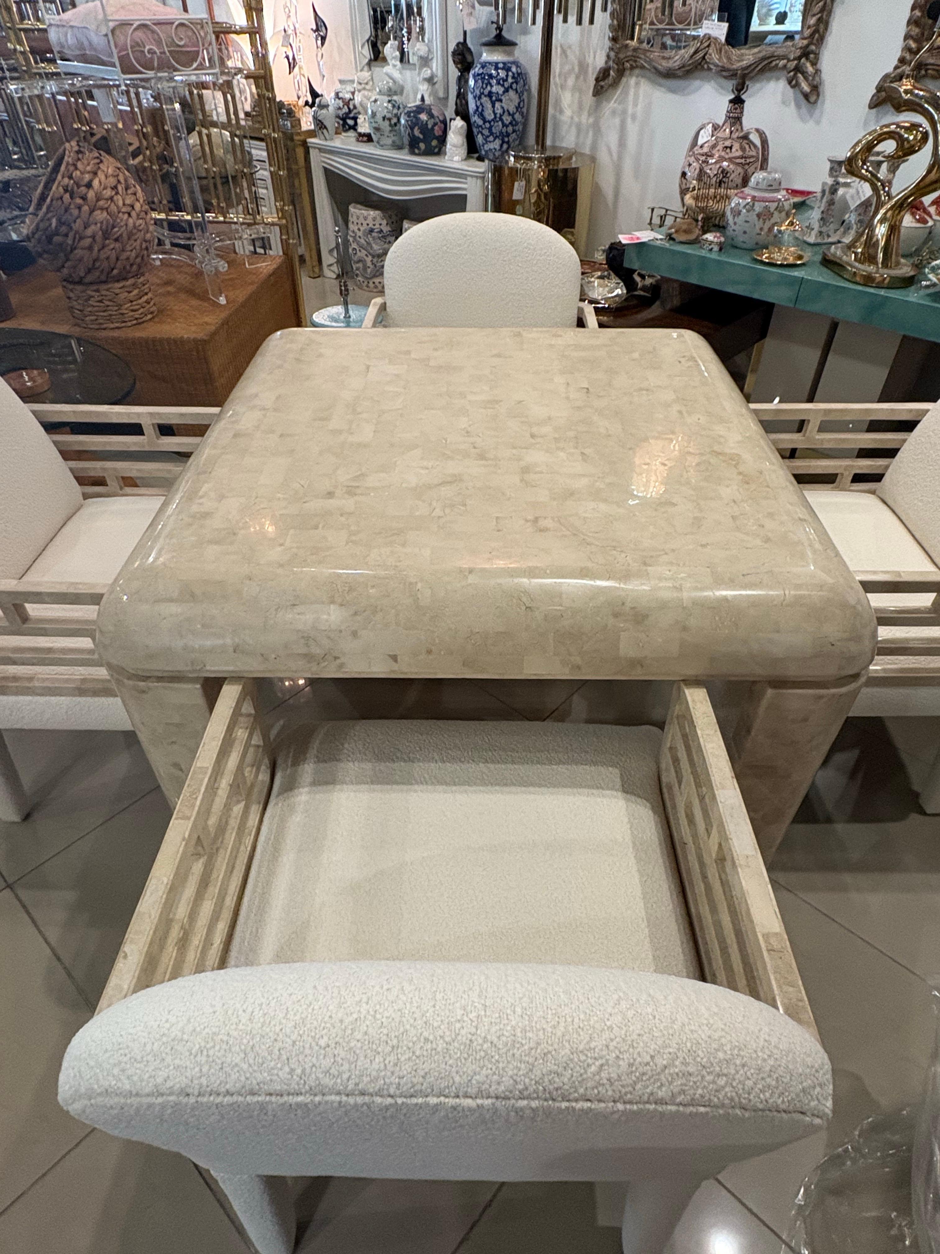 Maitland Smith 4 Tessellated Stone Marble Arm Dining Chairs New Boucle Fabric in vendita 6