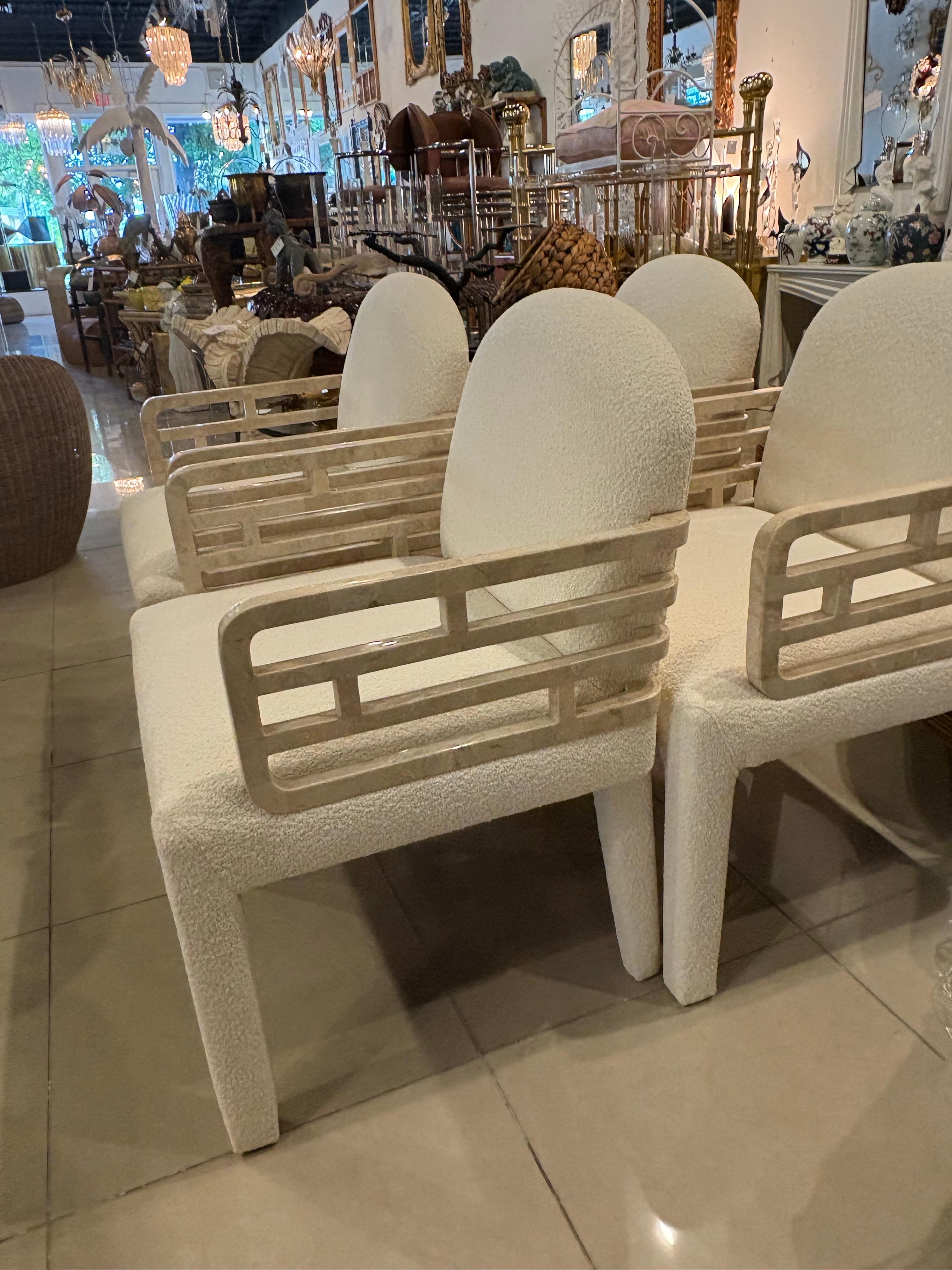 Fine XX secolo Maitland Smith 4 Tessellated Stone Marble Arm Dining Chairs New Boucle Fabric in vendita
