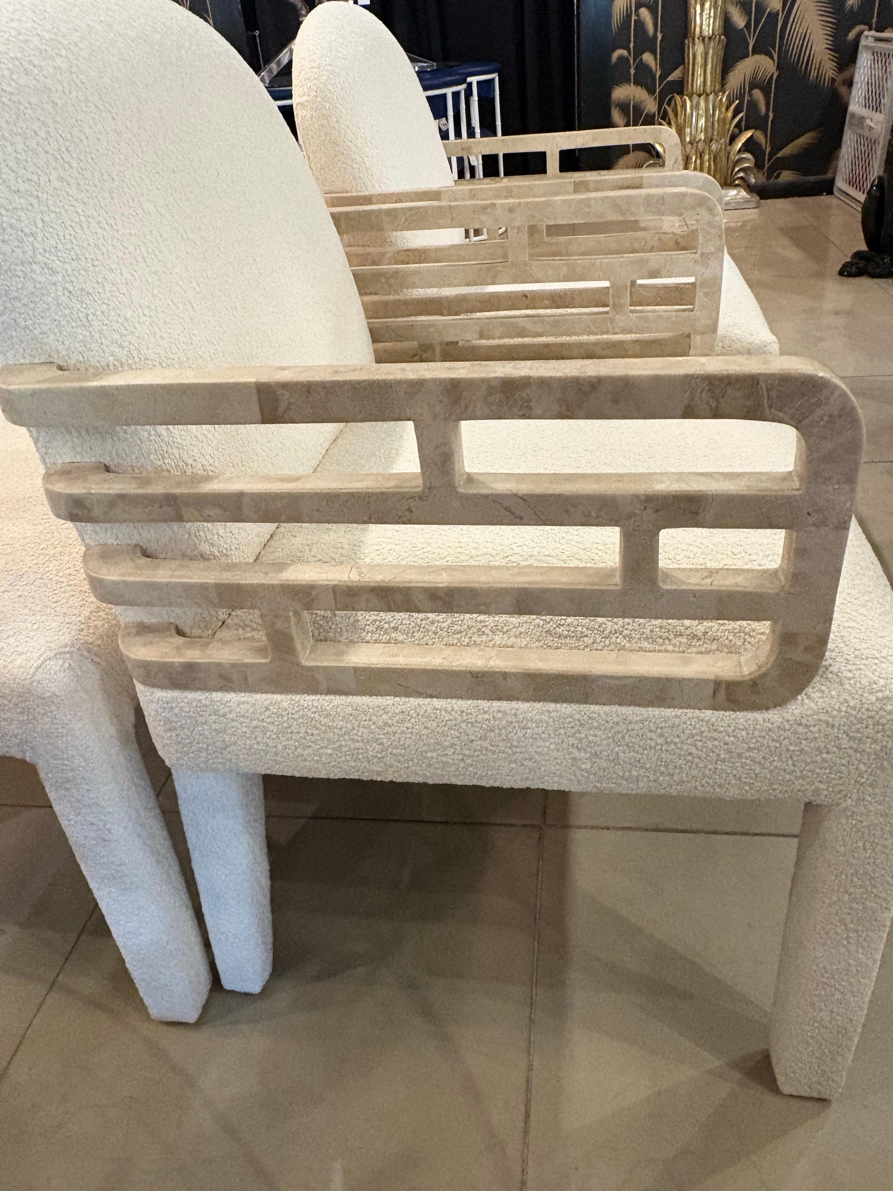 Maitland Smith 4 Tessellated Stone Marble Arm Dining Chairs New Boucle Fabric in vendita 2