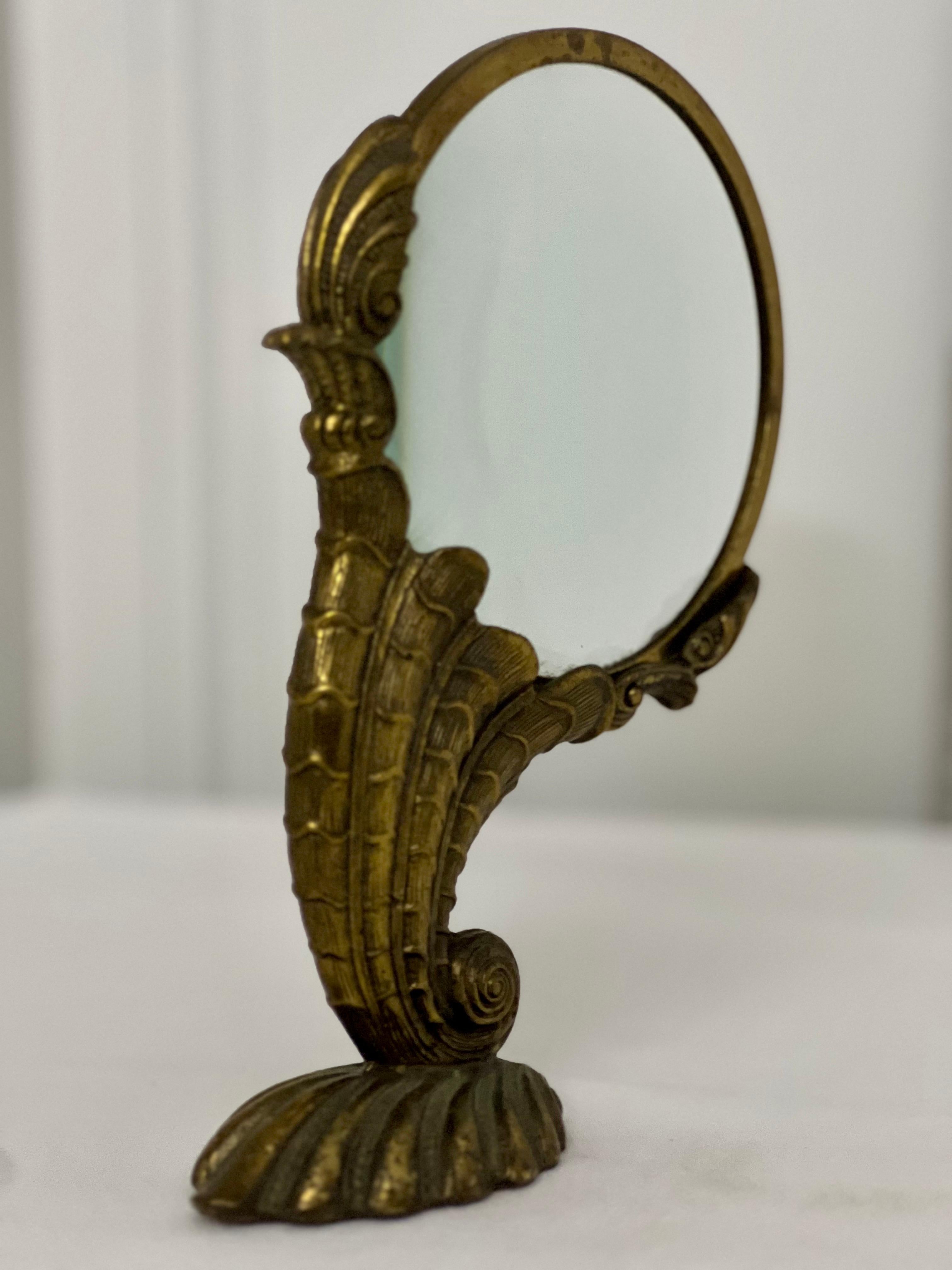 20th Century Maitland Smith Art Nouveau Style Large Standing Brass Nautilus Magnifying Glass For Sale