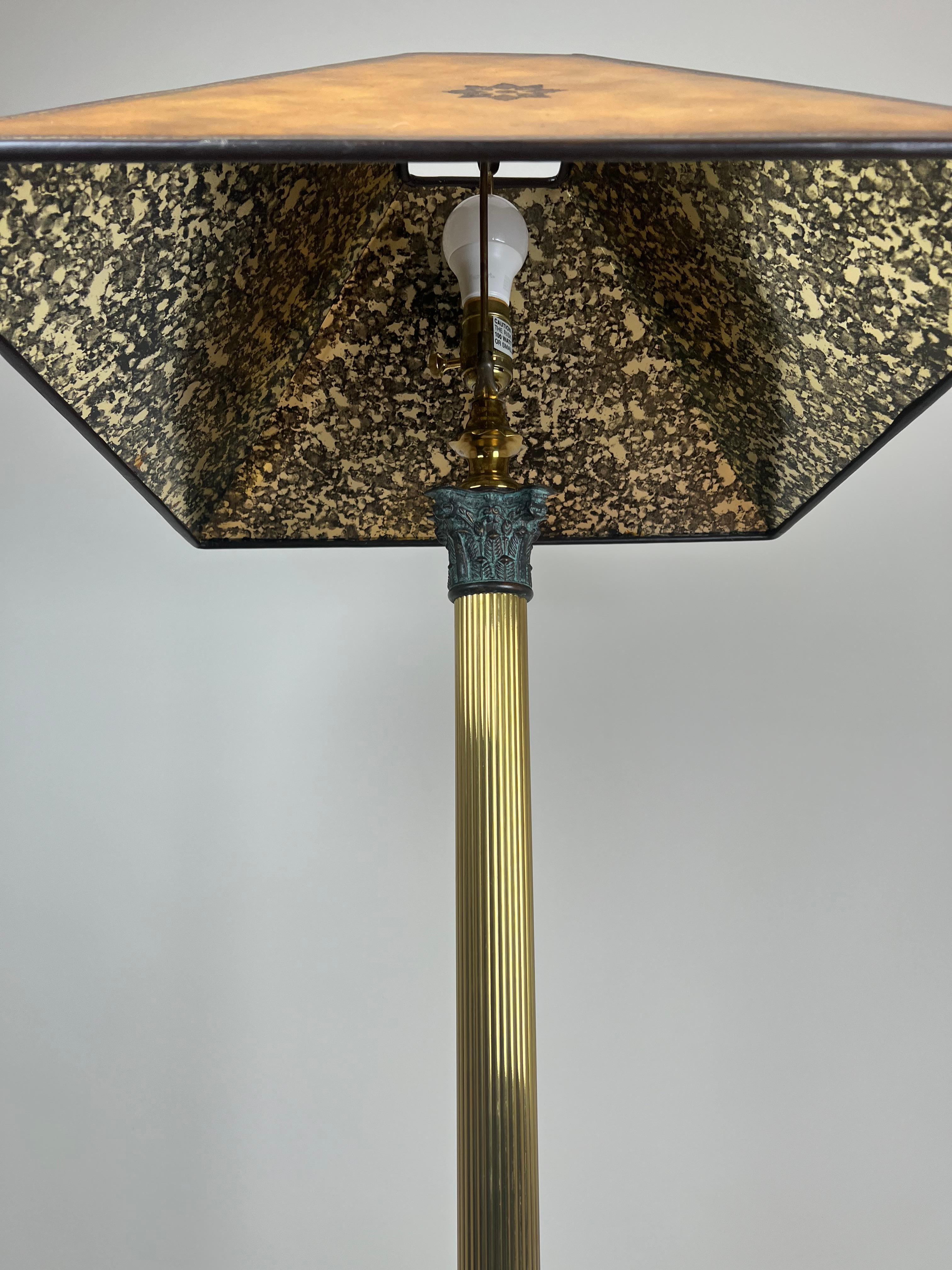 Lampadaire en laiton et bronze avec abat-jour en cuir, style Arts & Crafts, Maitland Smith en vente 4