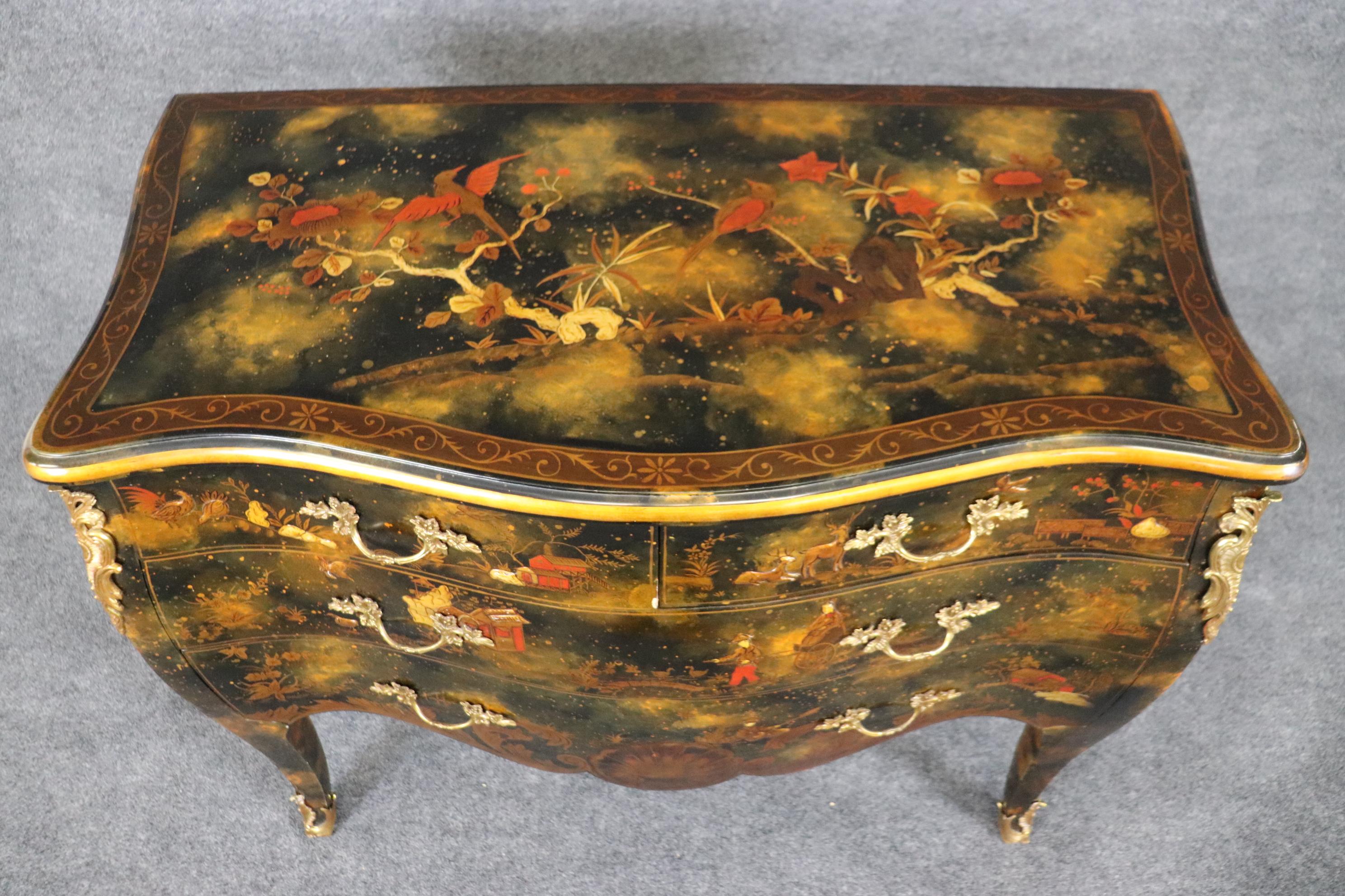 Maitland Smith Attributed Painted Chinoiserie Bombe Louis XV Style Commode  For Sale 2