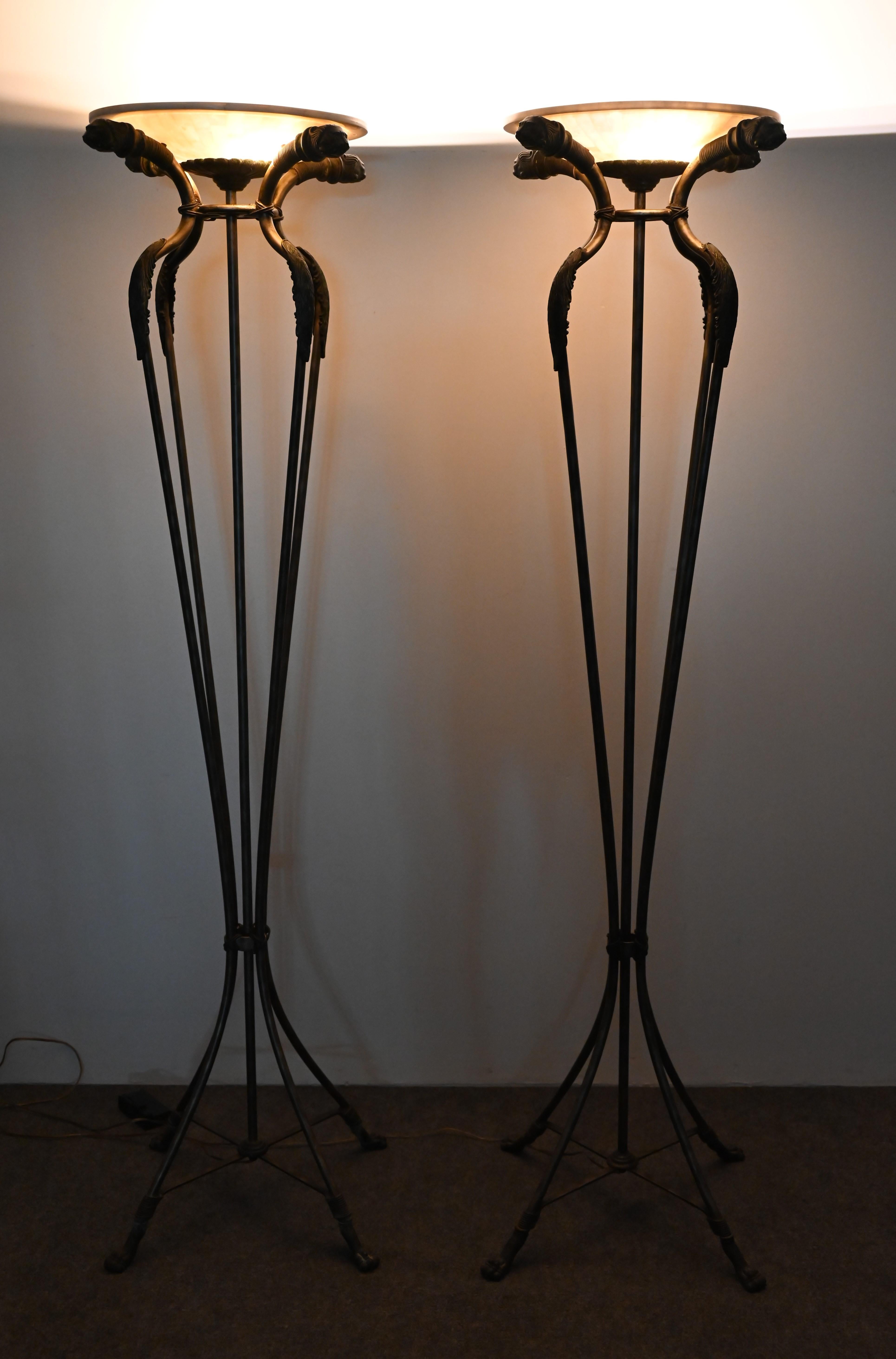Fin du 20e siècle Torchères tessellées et en bronze attribuées à Maitland Smith, années 1990  en vente