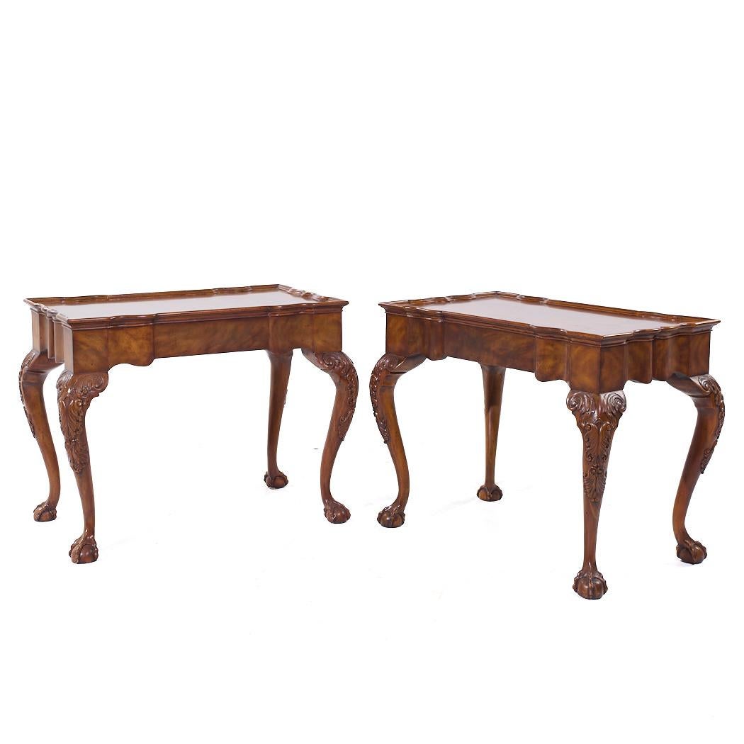 Maitland Smith Chippendale-Mahagoni-Tee-Beistelltisch mit Kugel und Kralle aus Mahagoni, Paar (Moderne) im Angebot