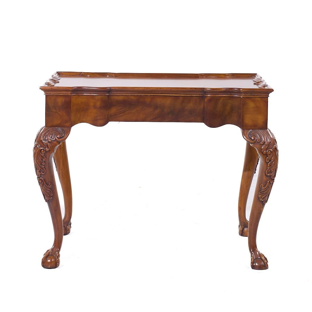 Maitland Smith Chippendale-Mahagoni-Tee-Beistelltisch mit Kugel und Kralle aus Mahagoni, Paar im Angebot 2