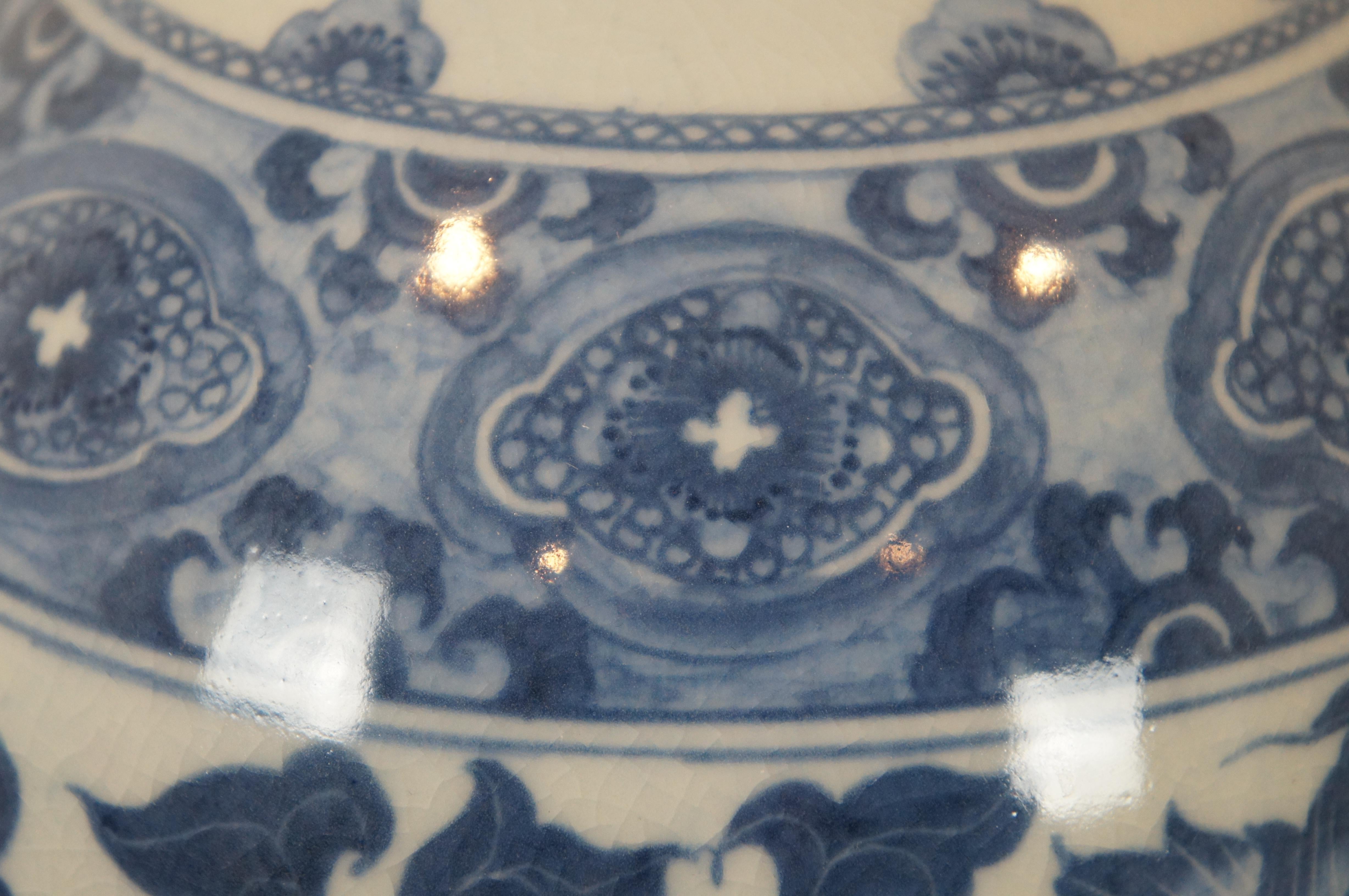 Maitland Smith Vase de cheminée en porcelaine Chinoiserie bleue et blanche Urne à fleurs 15