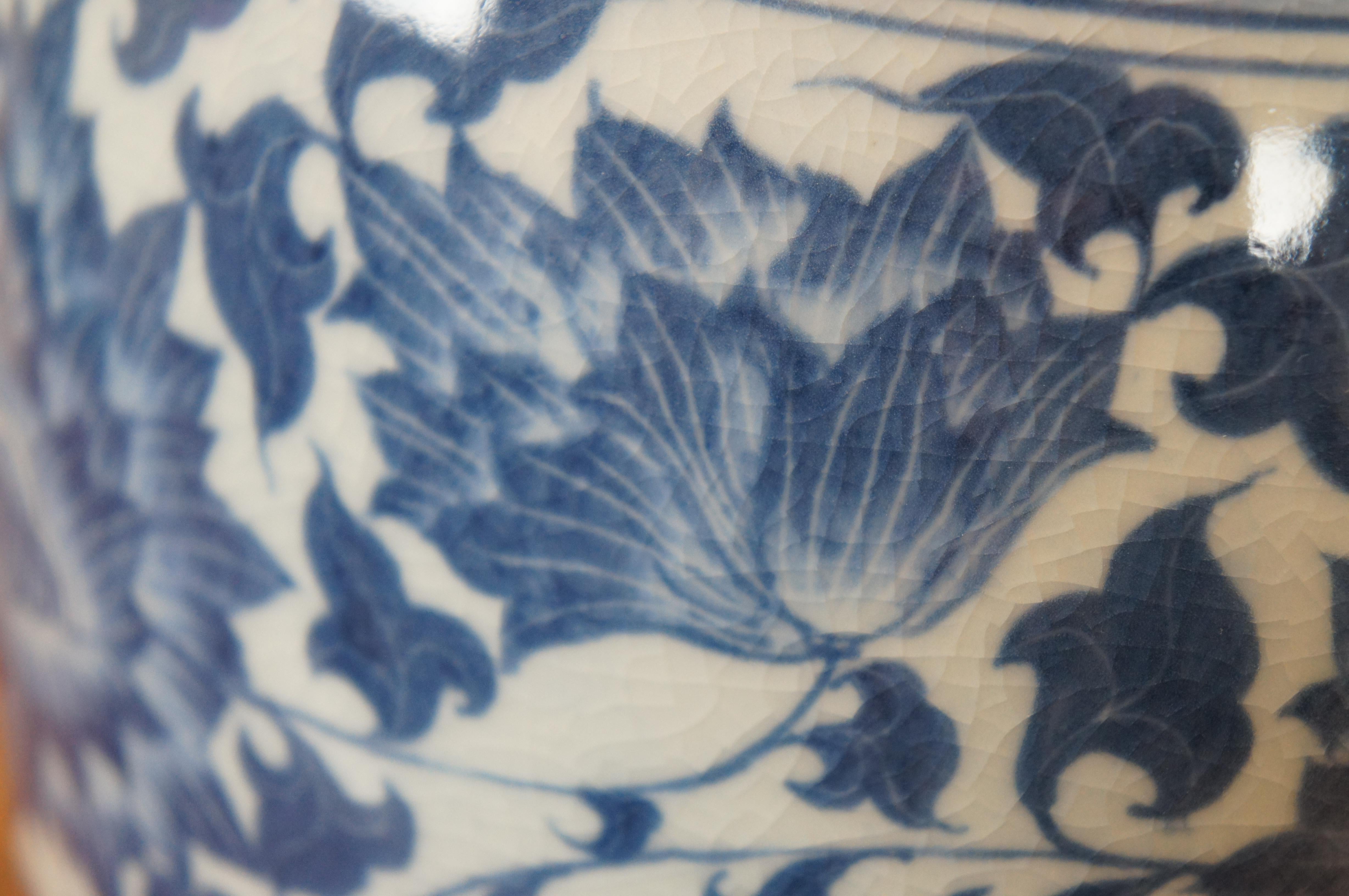 Maitland Smith Blue & White Chinoiserie Porcelain Mantel Vase Flower Urn 15