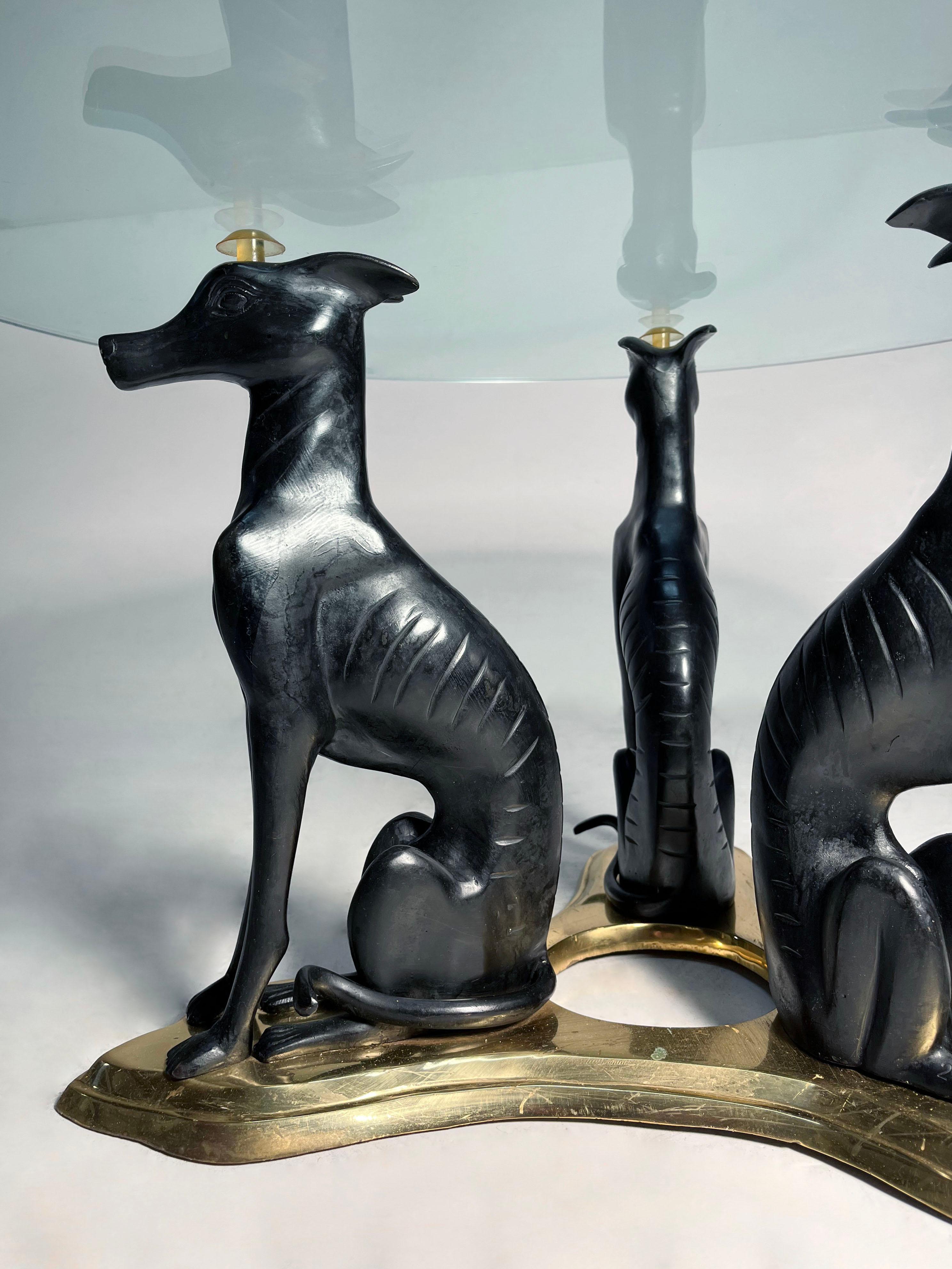 Table basse en verre Art Déco Maitland Smith Bronze Greyhound Whippets Bon état - En vente à Chicago, IL