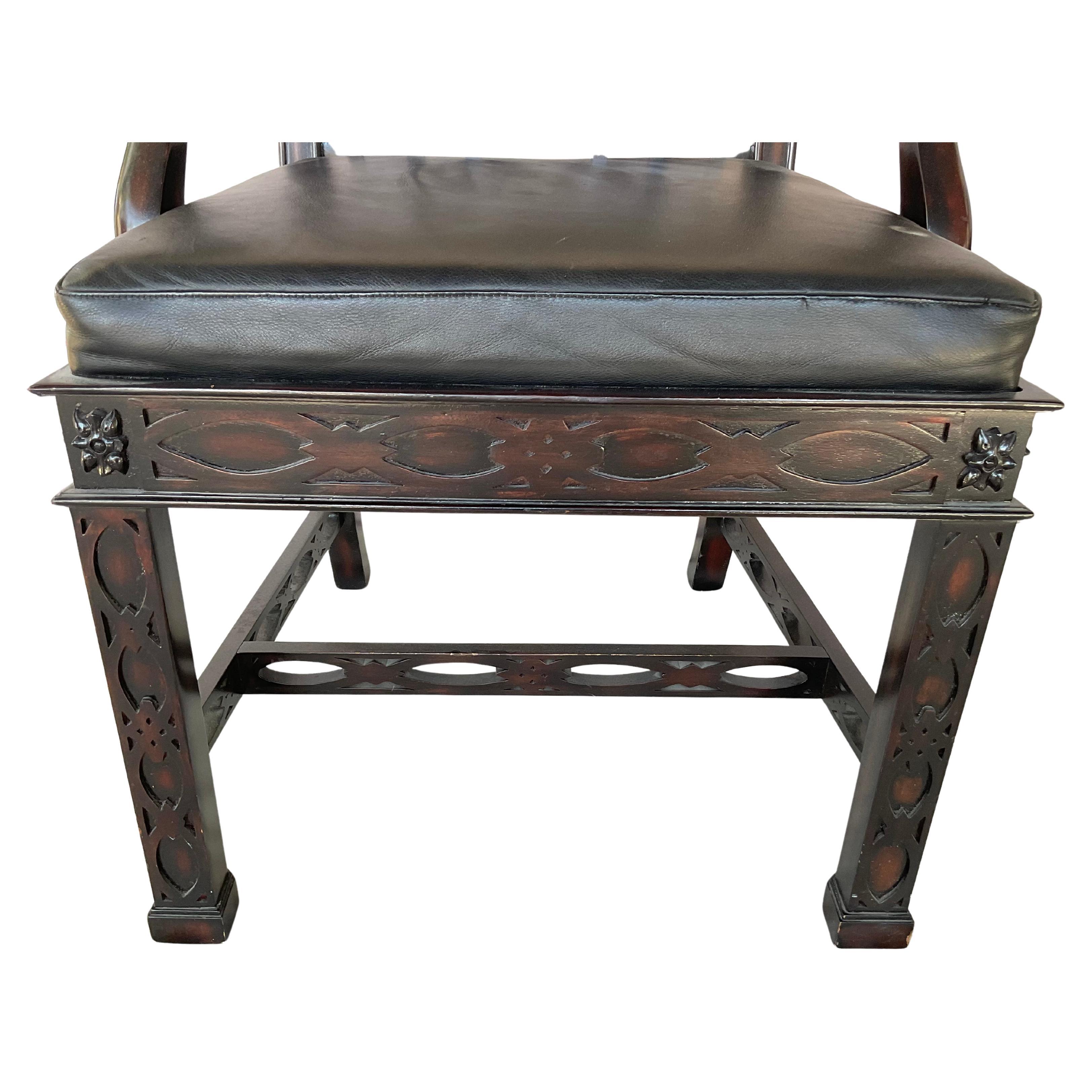 Bois Paire de fauteuils chinois de style Chippendale Maitland- Smith en vente