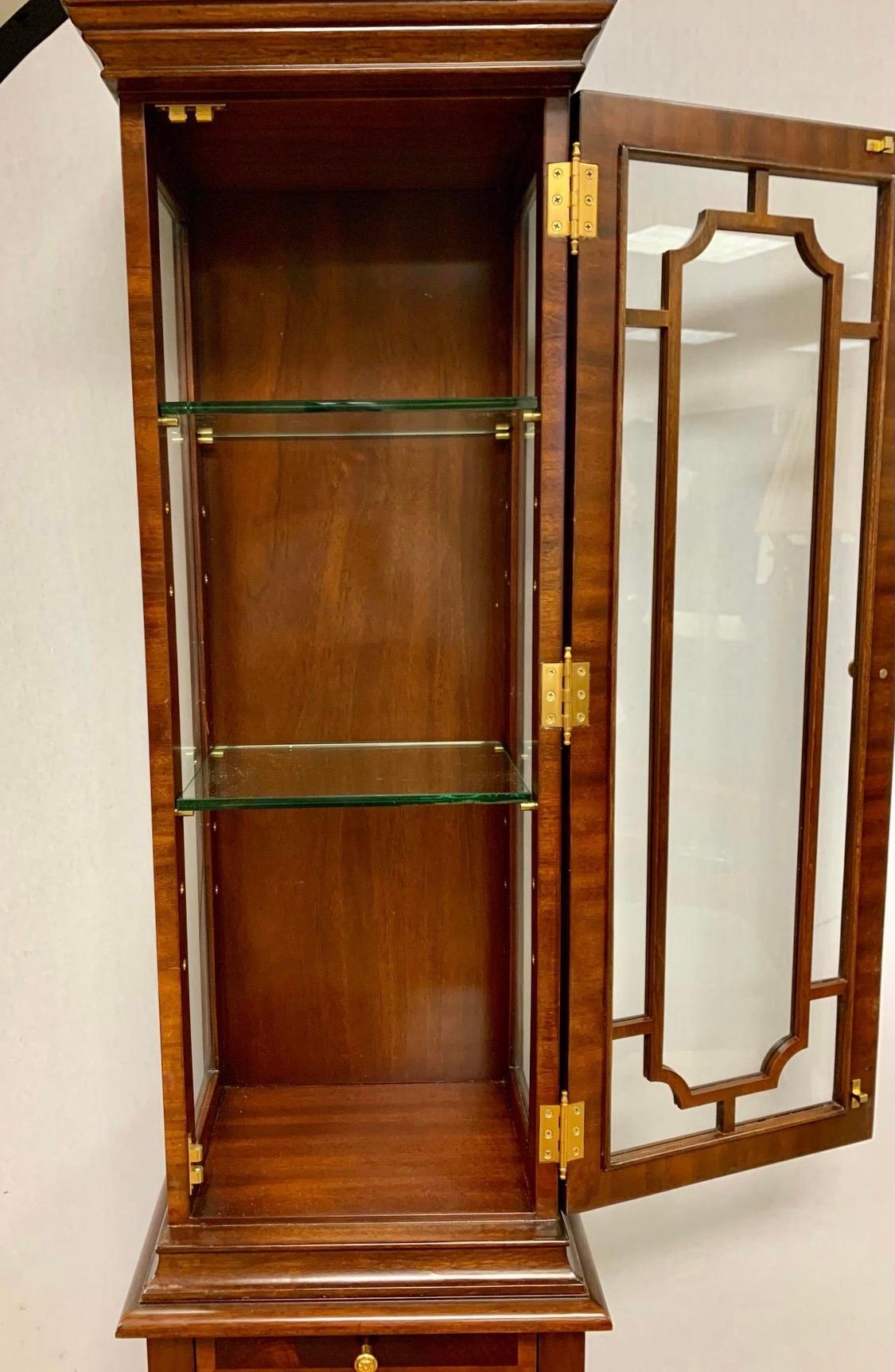 Maitland Smith Chinese Chippendale Style Tall Display Cabinet Vitrine In Excellent Condition In West Hartford, CT