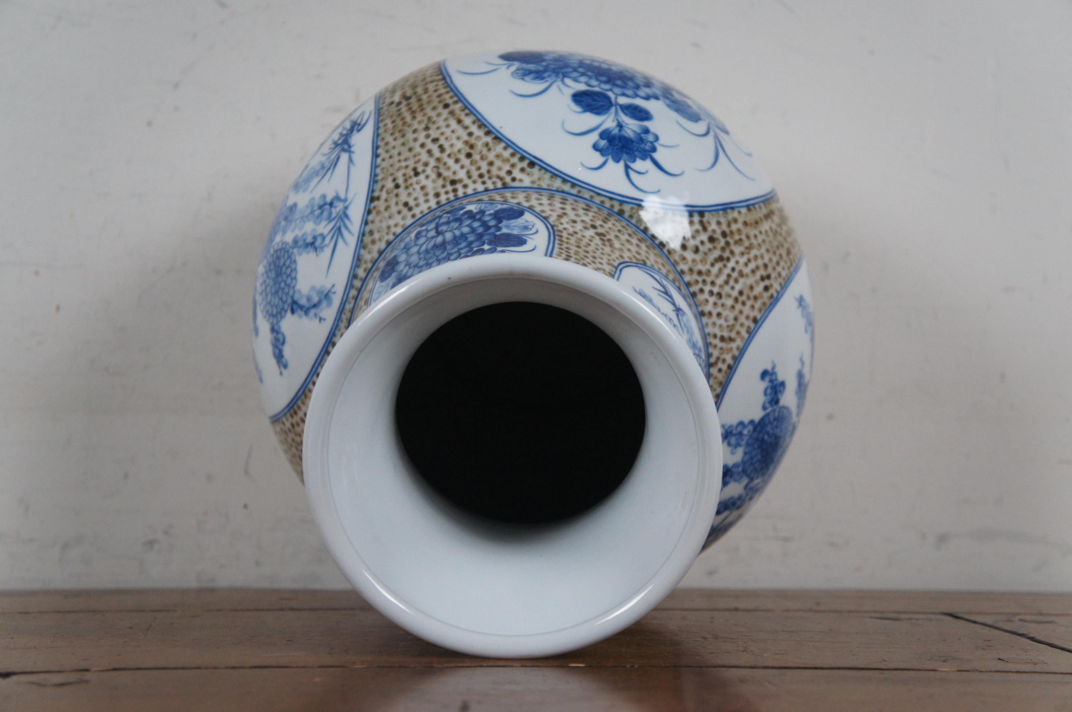 Porcelaine Maitland Smith Chinoiserie Blue & Brown Floral Porcelain Mantel Vase Urn 15