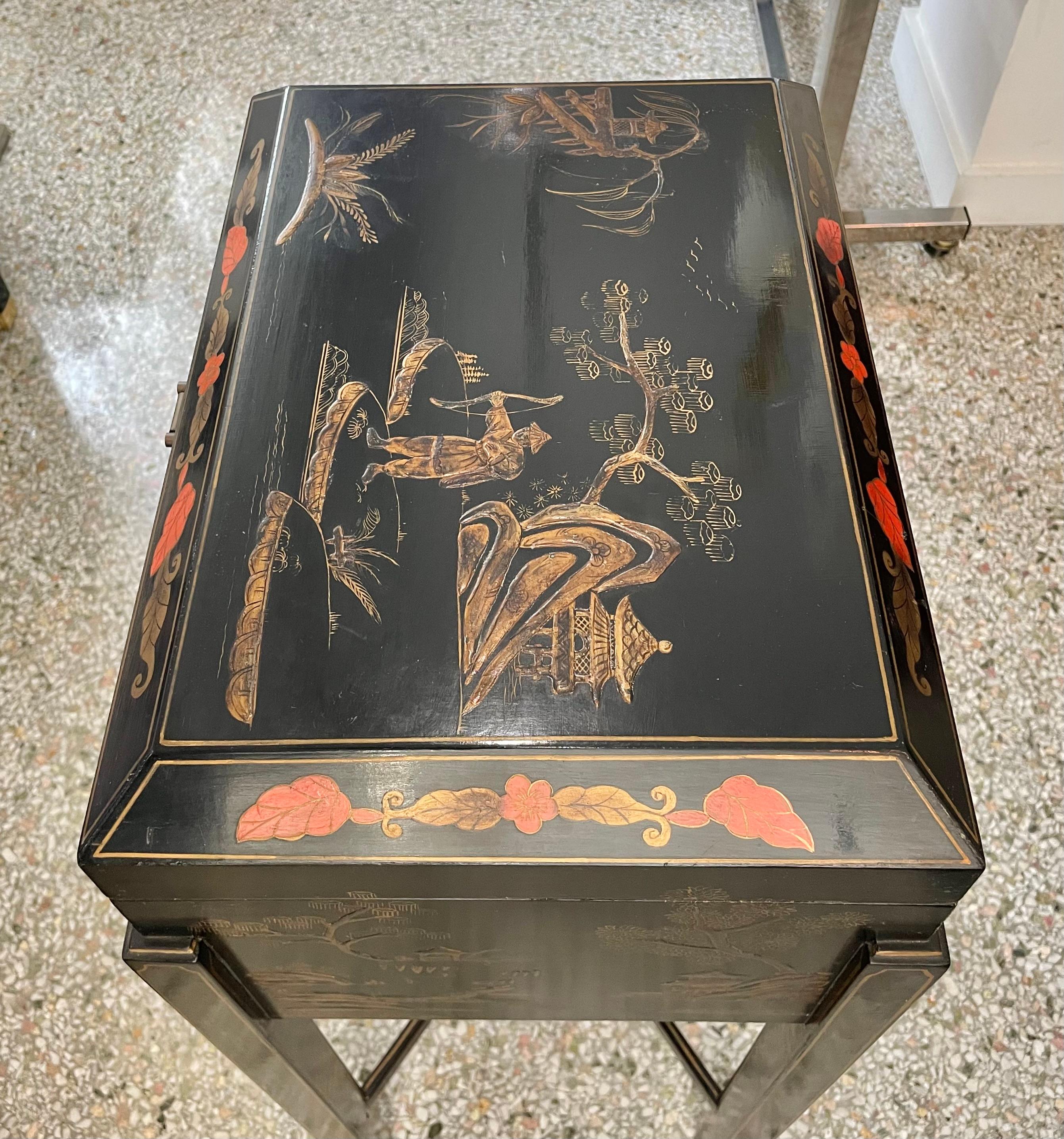Maitland Smith Chinoiserie Side Table In Good Condition For Sale In West Palm Beach, FL