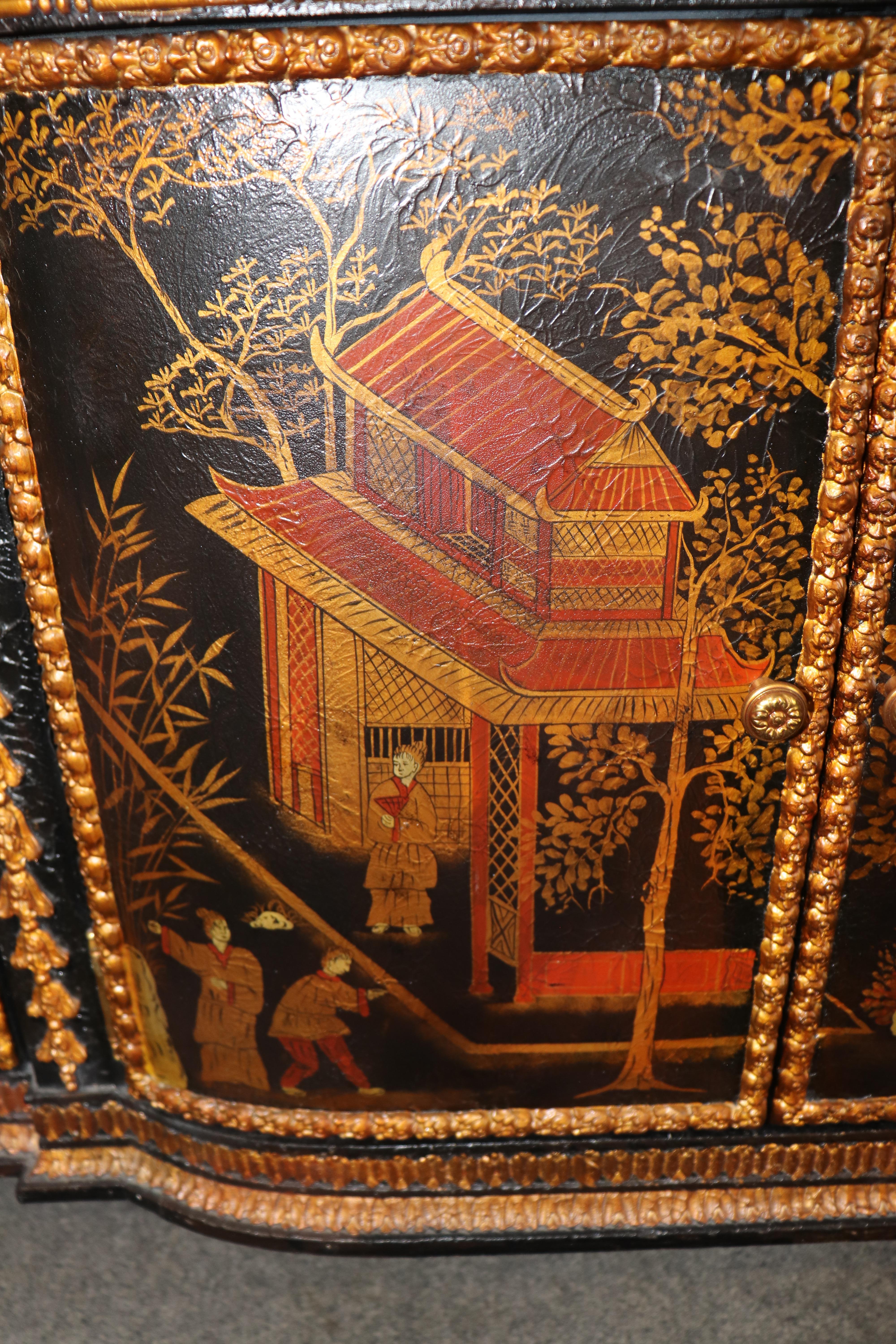 Credenza decorata con vernice dorata e ebanizzata di Maitland Smith in stile Chinoiserie in vendita 2