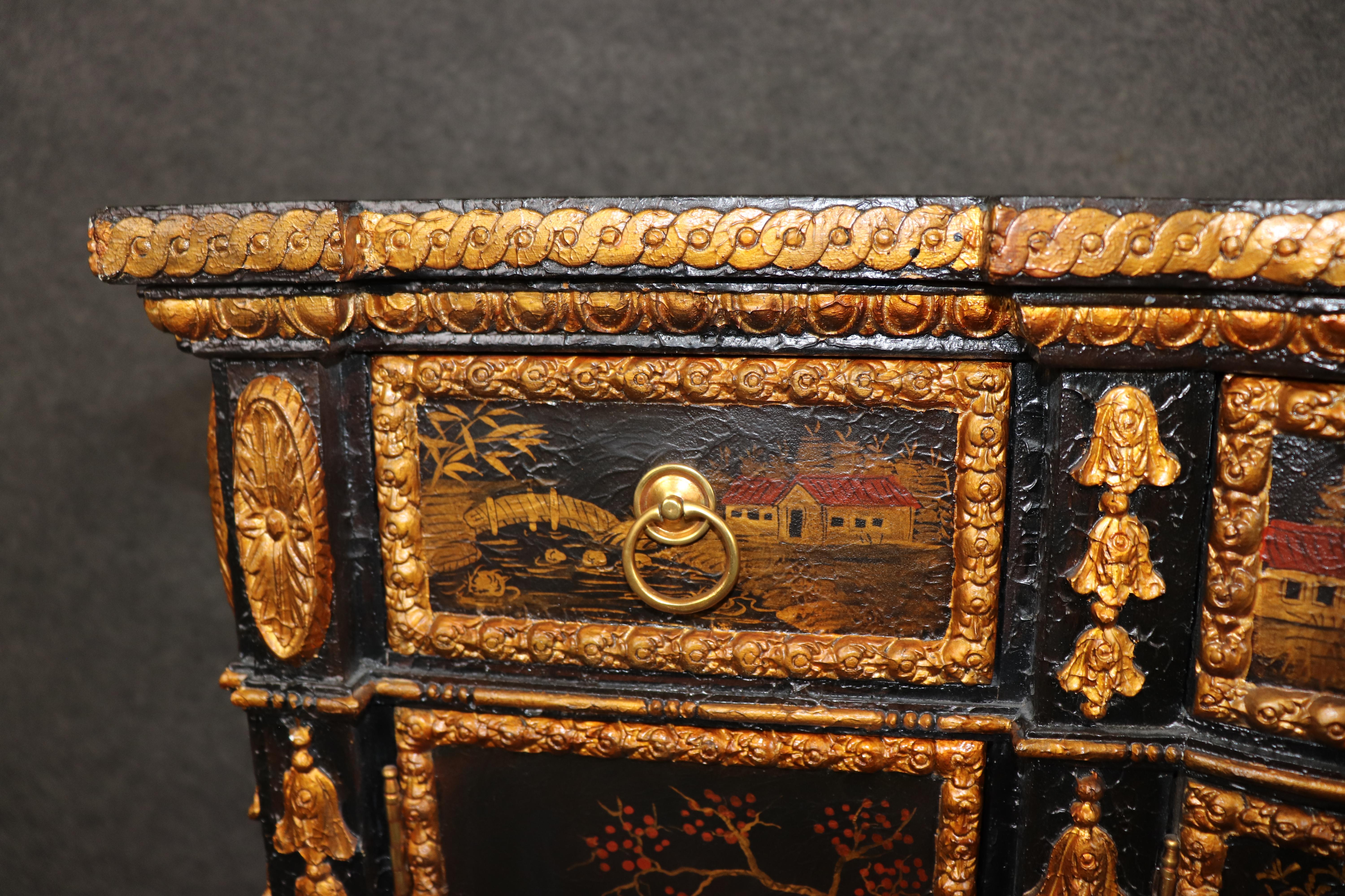 XX secolo Credenza decorata con vernice dorata e ebanizzata di Maitland Smith in stile Chinoiserie in vendita