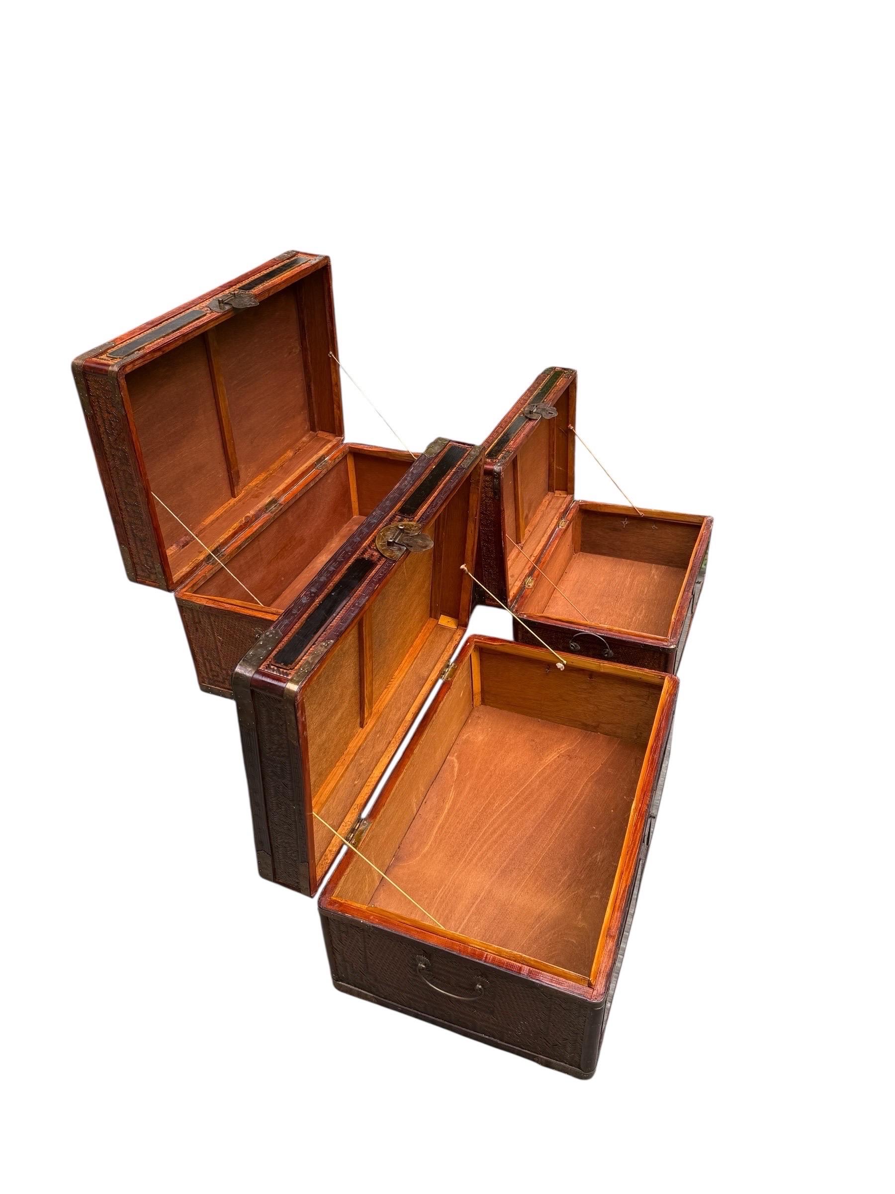 Maitland Smith Chinoiserie-Truhe mit Messingbeschlägen Handbemalte Paneele im Angebot 6