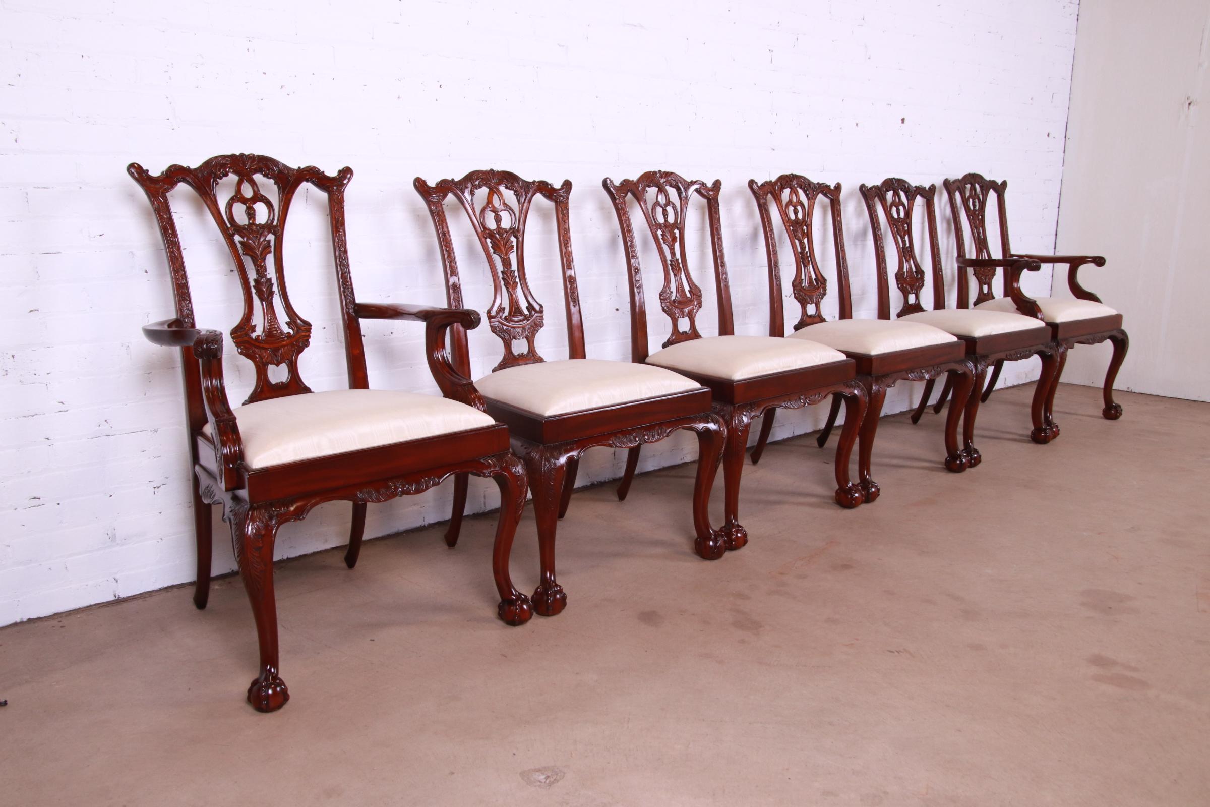 20th Century Maitland Smith Chippendale Carved Mahogany Dining Chairs, Set of Six For Sale