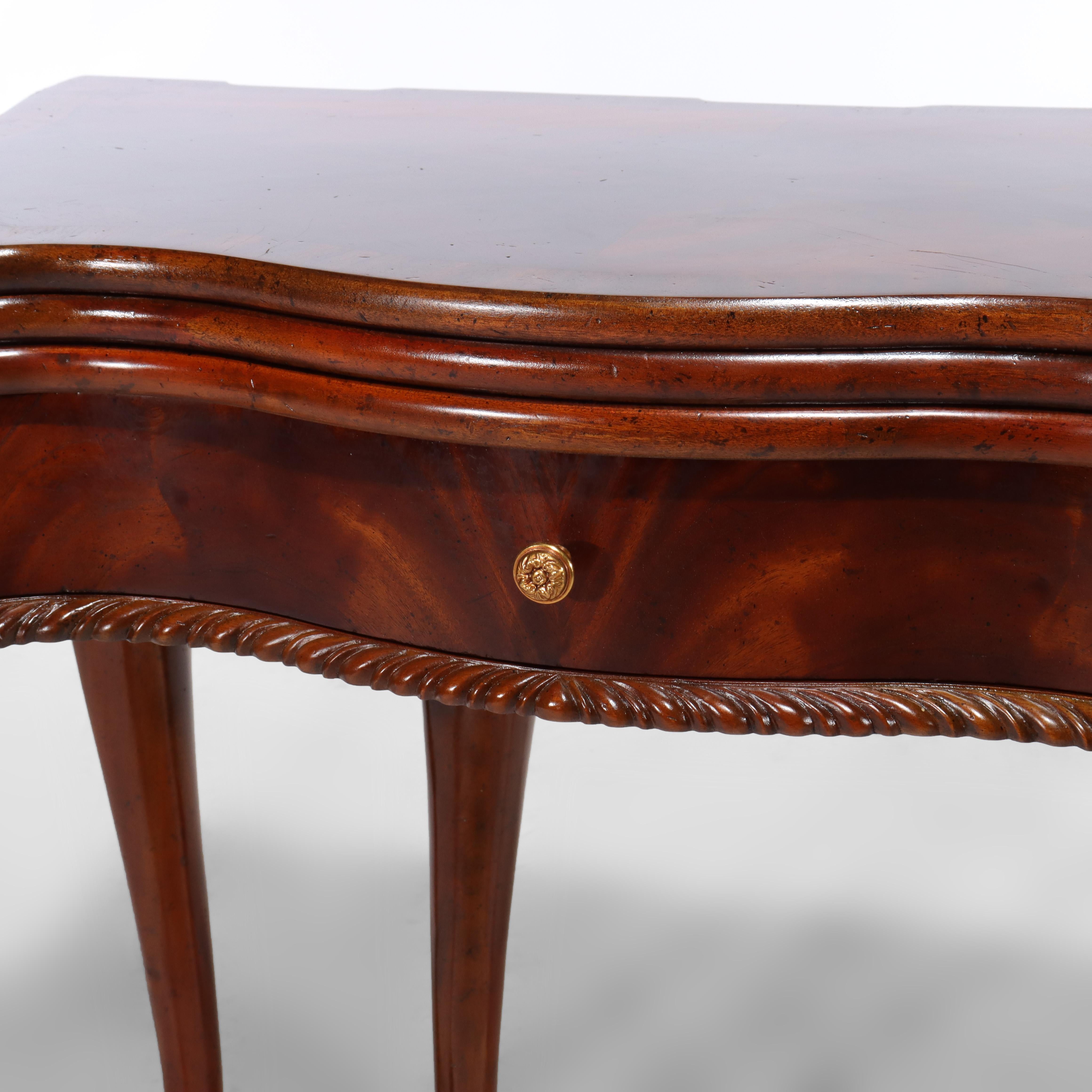 Acajou Maitland Smith Table de jeu en acajou sculpté de style Chippendale avec pieds griffes en vente