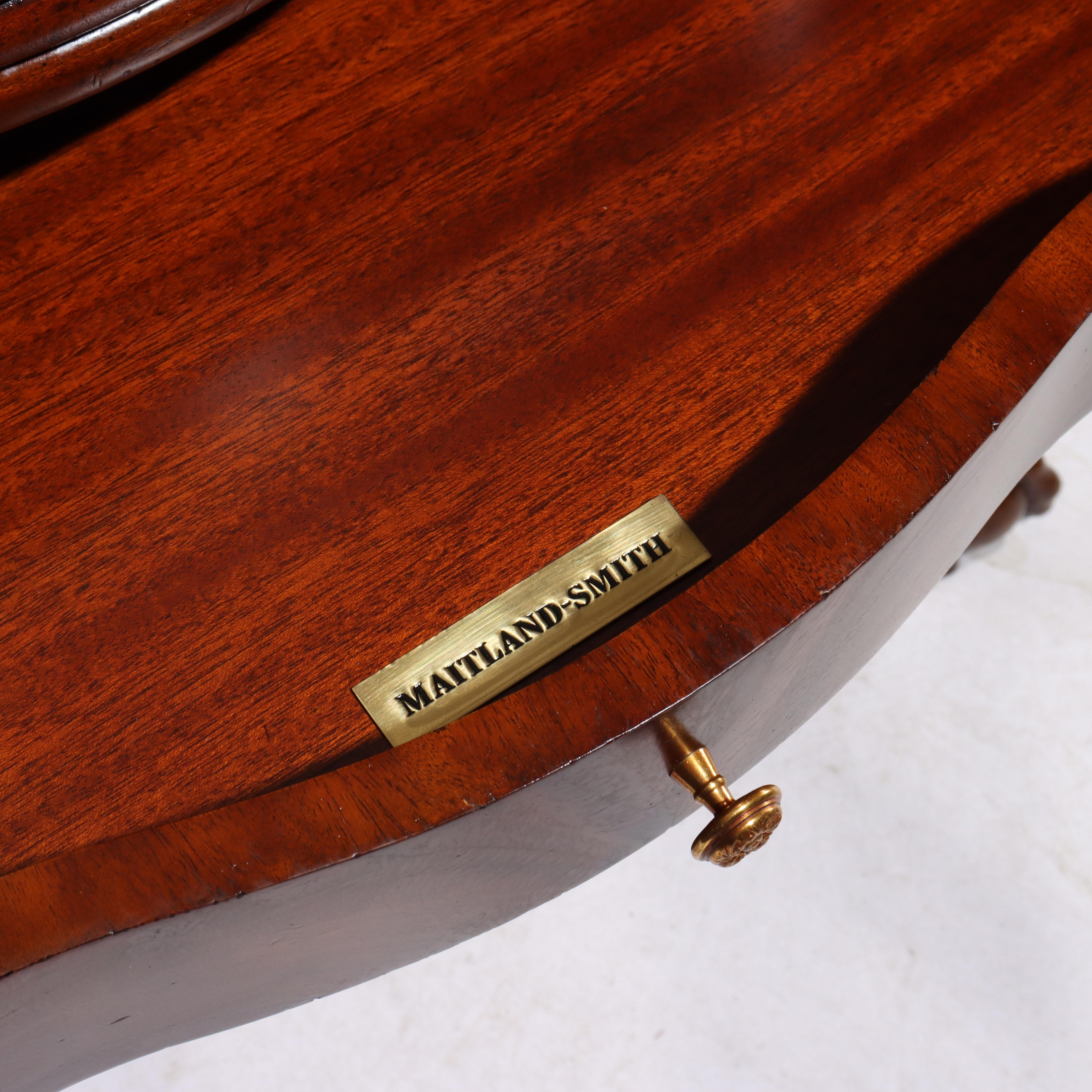 Maitland Smith Table de jeu en acajou sculpté de style Chippendale avec pieds griffes en vente 2