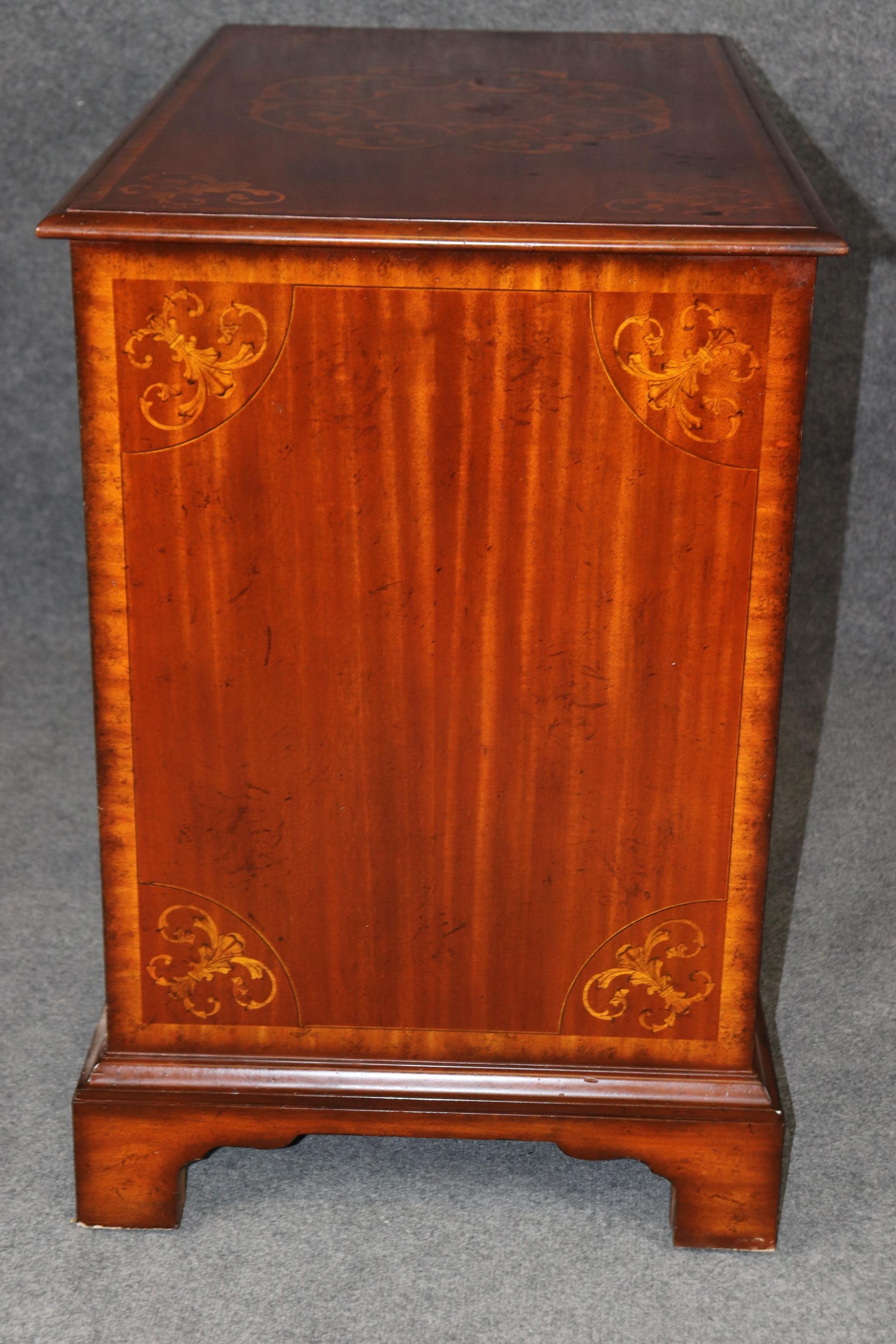 Maitland Smith Chippendale Style Five Drawer Commode Chest of Drawers In Good Condition For Sale In Swedesboro, NJ